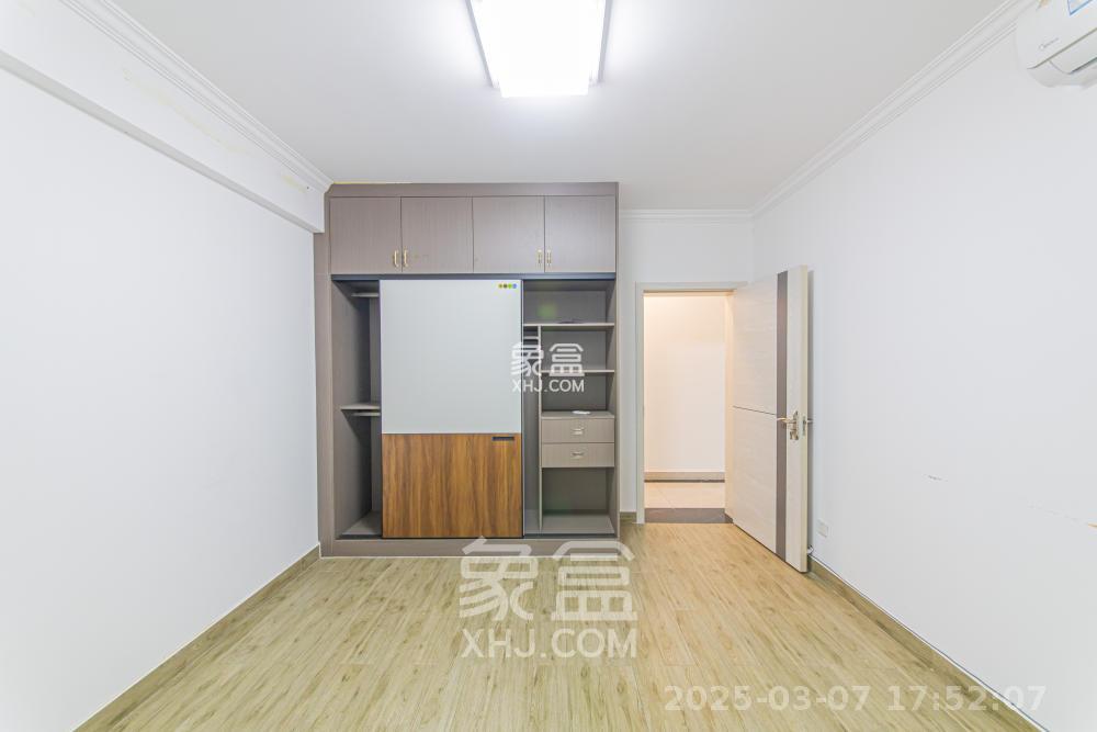 中建芙蓉嘉苑 4室2厅2卫 2800.0元/月 中建芙蓉嘉苑 4室2厅2卫 2800.0元/月室内图