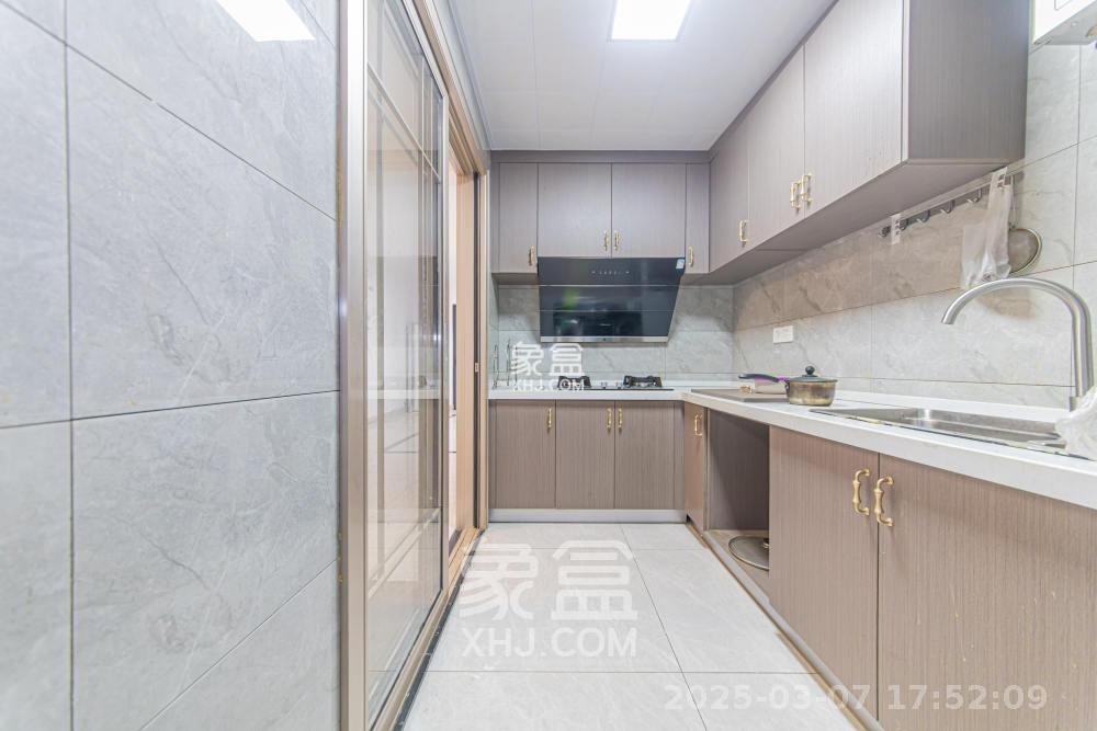 中建芙蓉嘉苑 4室2厅2卫 2800.0元/月 中建芙蓉嘉苑 4室2厅2卫 2800.0元/月室内图