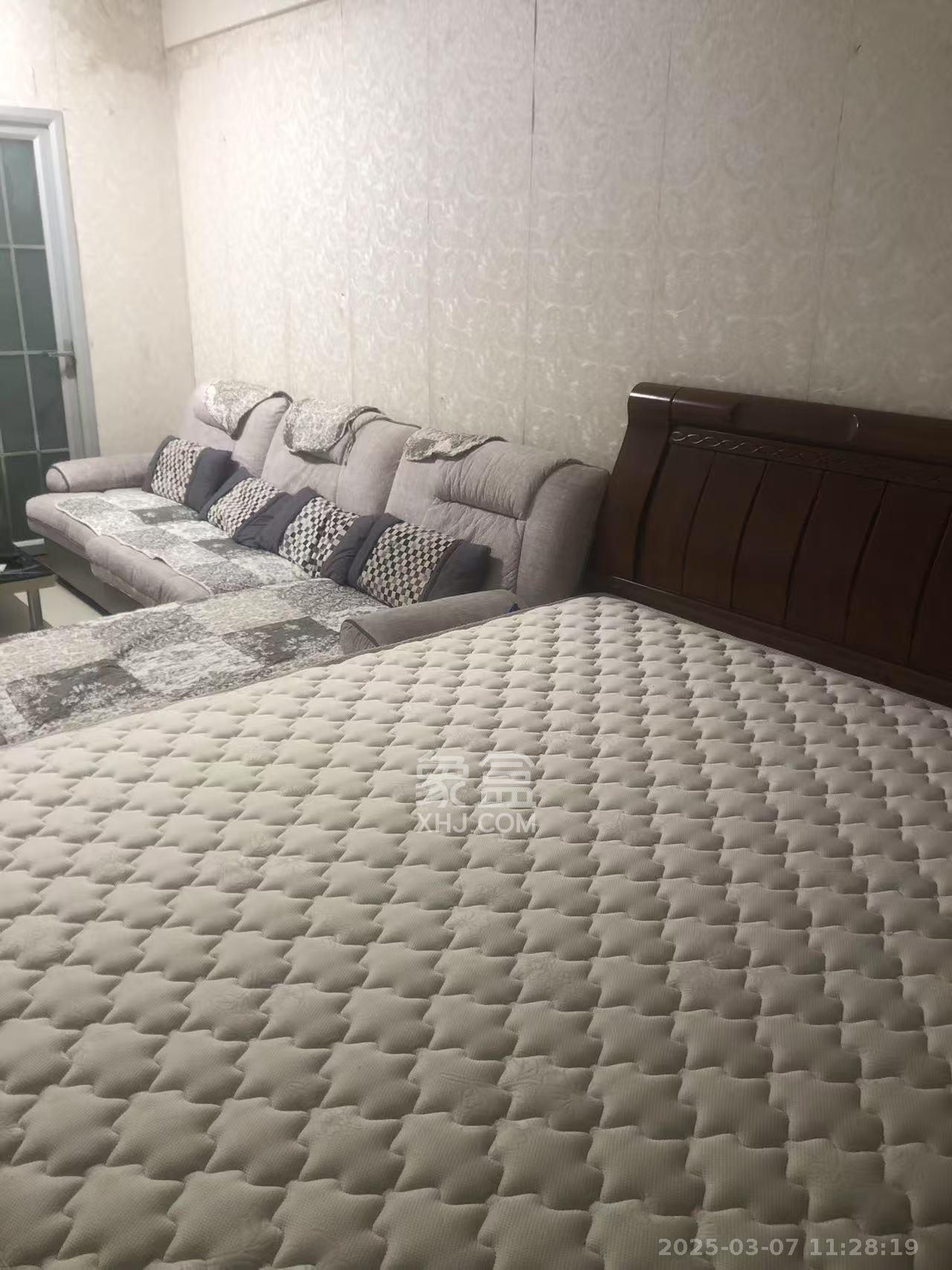 爵士湘 1室1厅1卫 1100.0元/月 爵士湘 1室1厅1卫 1100.0元/月室内图