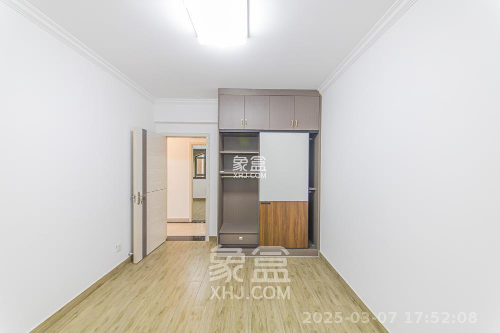 中建芙蓉嘉苑 4室2厅2卫 2800.0元/月 中建芙蓉嘉苑 4室2厅2卫 2800.0元/月室内图