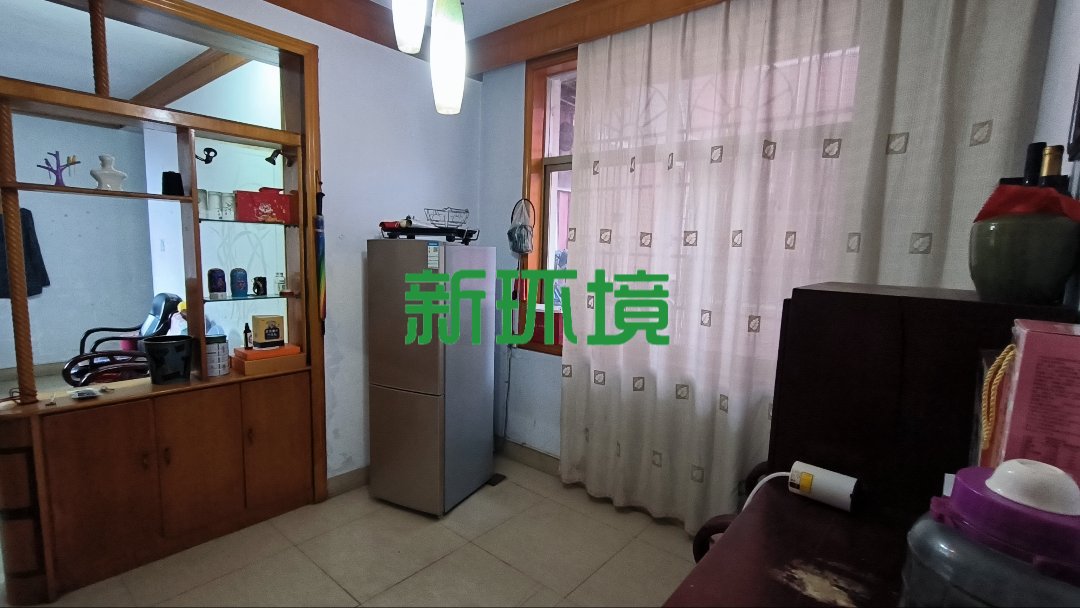 中房公司  3室2厅1卫   36.80万客厅