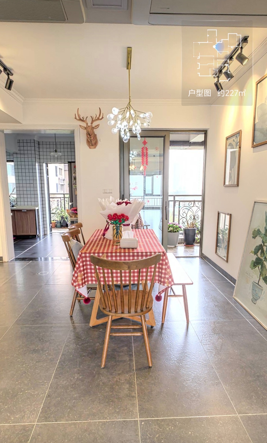 天鹅湾  4室2厅3卫    515.0万 天鹅湾  4室2厅3卫    515.0万客厅