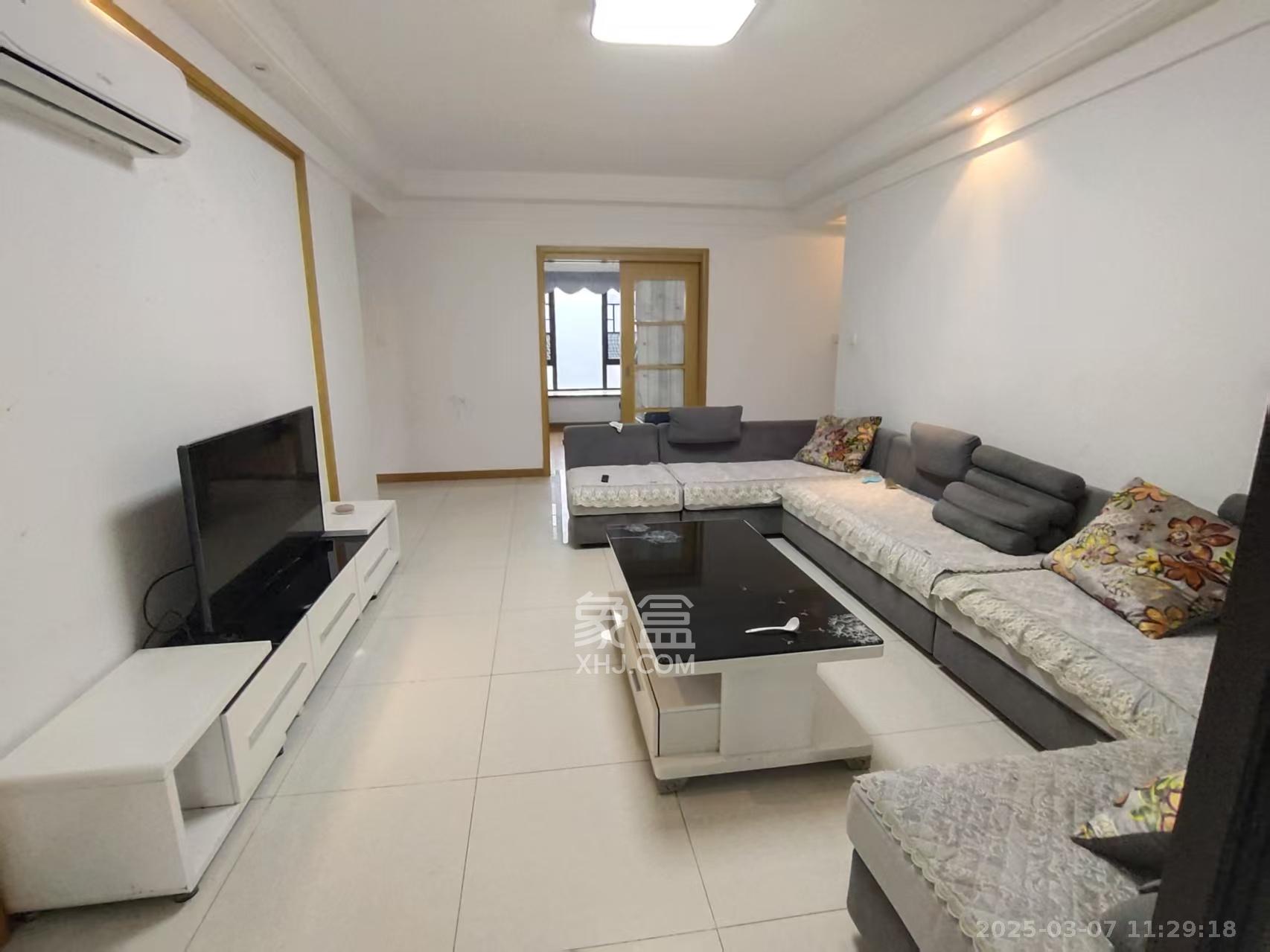 中海国际四期 3室2厅2卫 2200.0元/月 中海国际四期 3室2厅2卫 2200.0元/月室内图