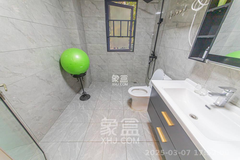 中建芙蓉嘉苑 4室2厅2卫 2800.0元/月 中建芙蓉嘉苑 4室2厅2卫 2800.0元/月室内图