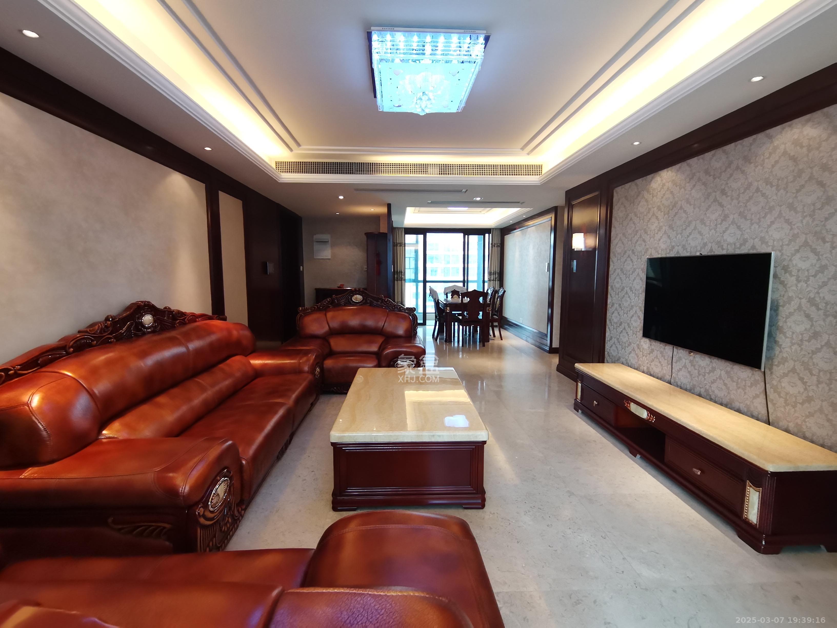 运达中央广场一、二期  4室2厅2卫    12000.0元/月室内图