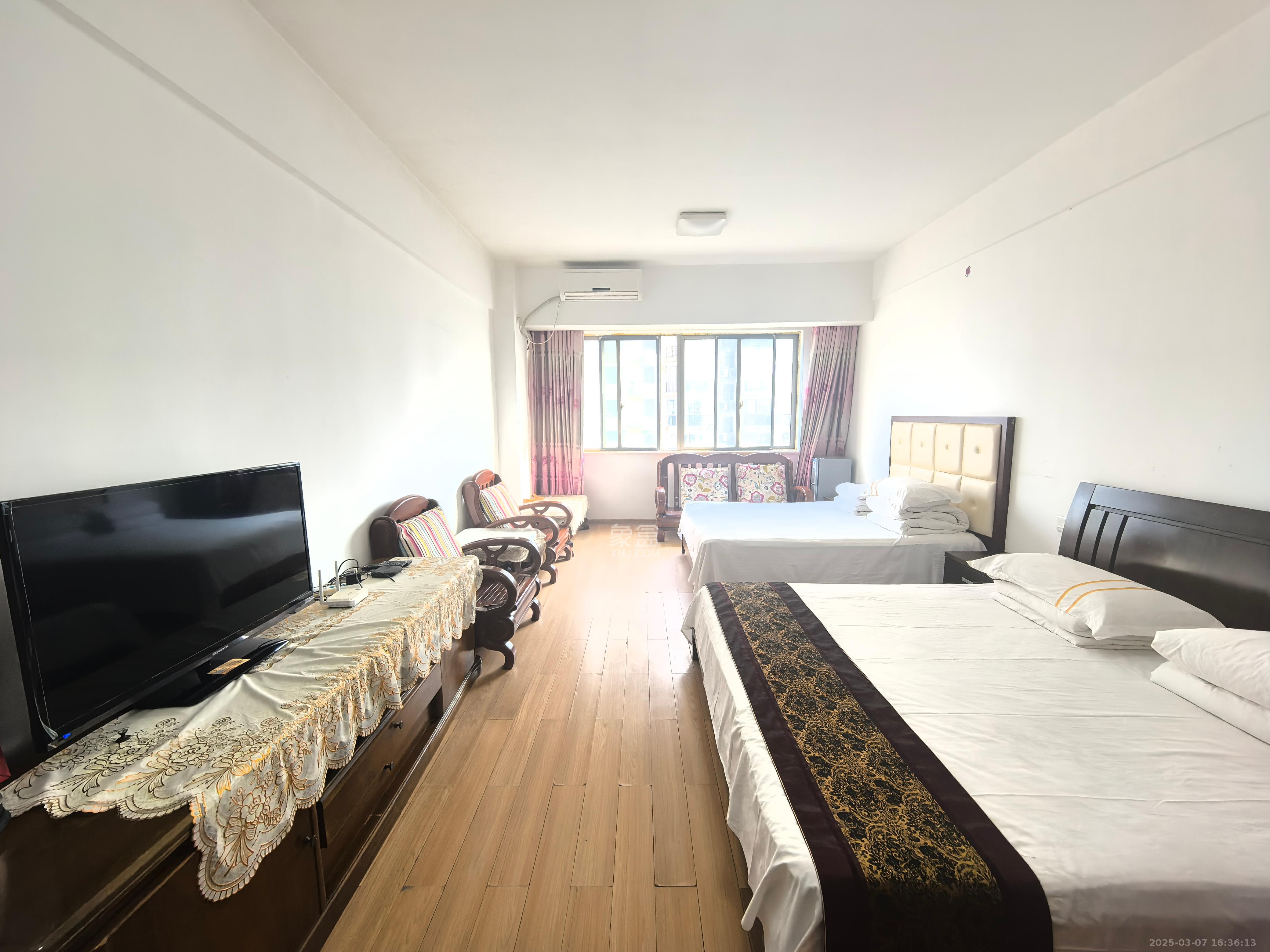 雄海花园 1室1厅1卫 2300.0元/月 雄海花园 1室1厅1卫 2300.0元/月室内图