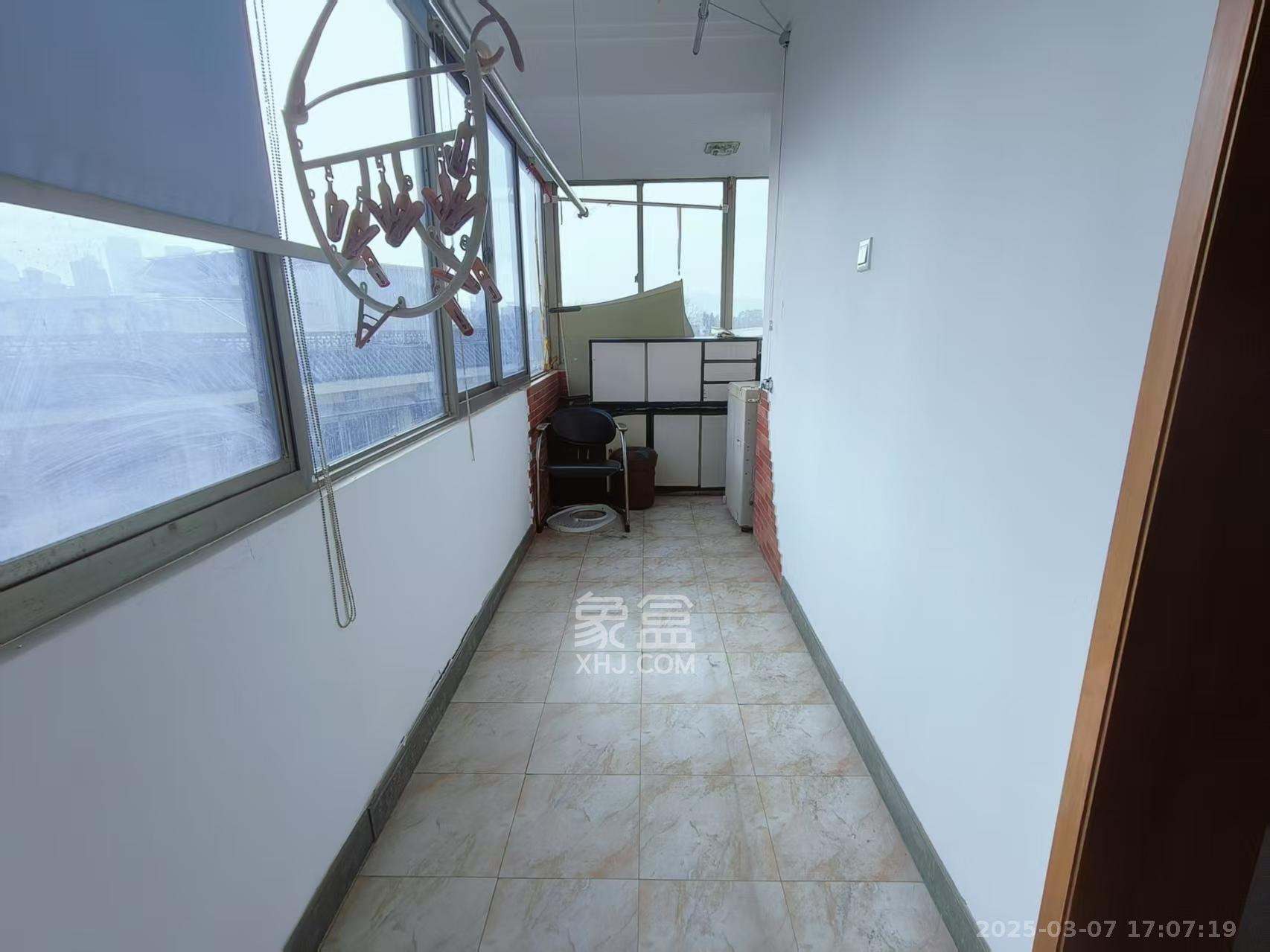 长沙市自来水公司住宅小区(白沙路119号) 3室2厅1卫 2800.0元/月 长沙市自来水公司住宅小区(白沙路119号) 3室2厅1卫 2800.0元/月室内图