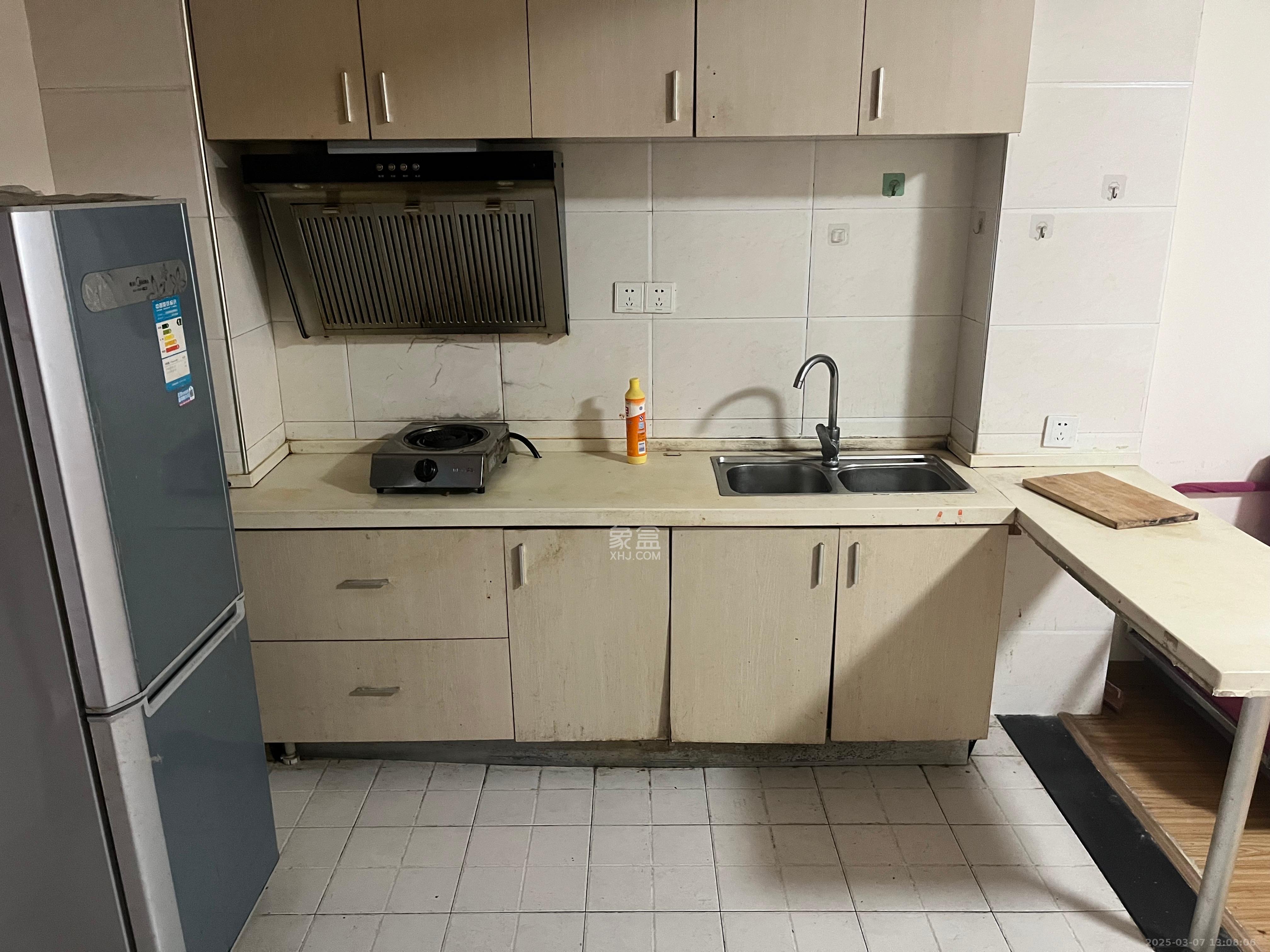 时代公馆 2室1厅1卫 1500.0元/月 时代公馆 2室1厅1卫 1500.0元/月室内图