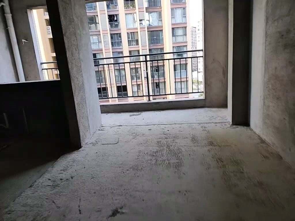 山水印象  4室2厅2卫    120.0万 山水印象  4室2厅2卫    120.0万客厅