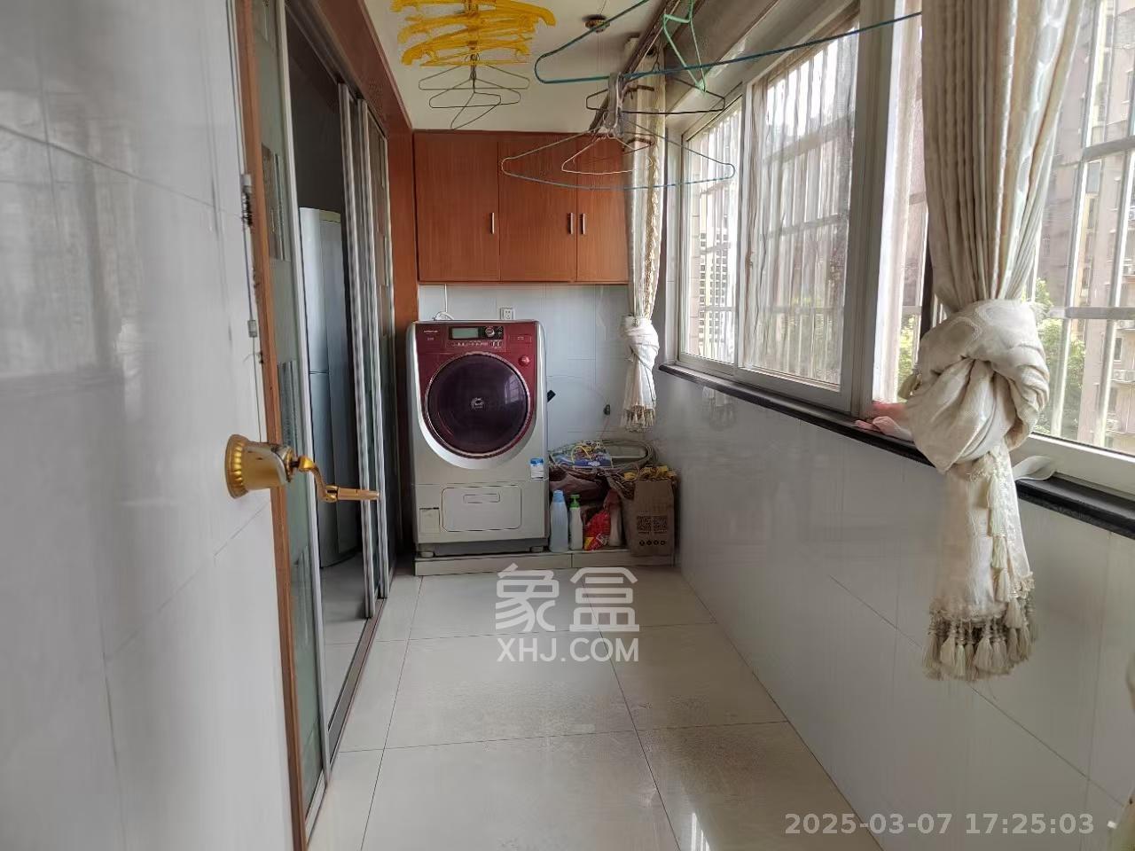 海利科院佳园  4室2厅2卫    2800.0元/月室内图