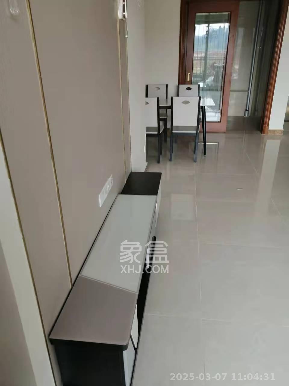 恒大上林苑  3室2厅2卫   2800.00元/月室内图