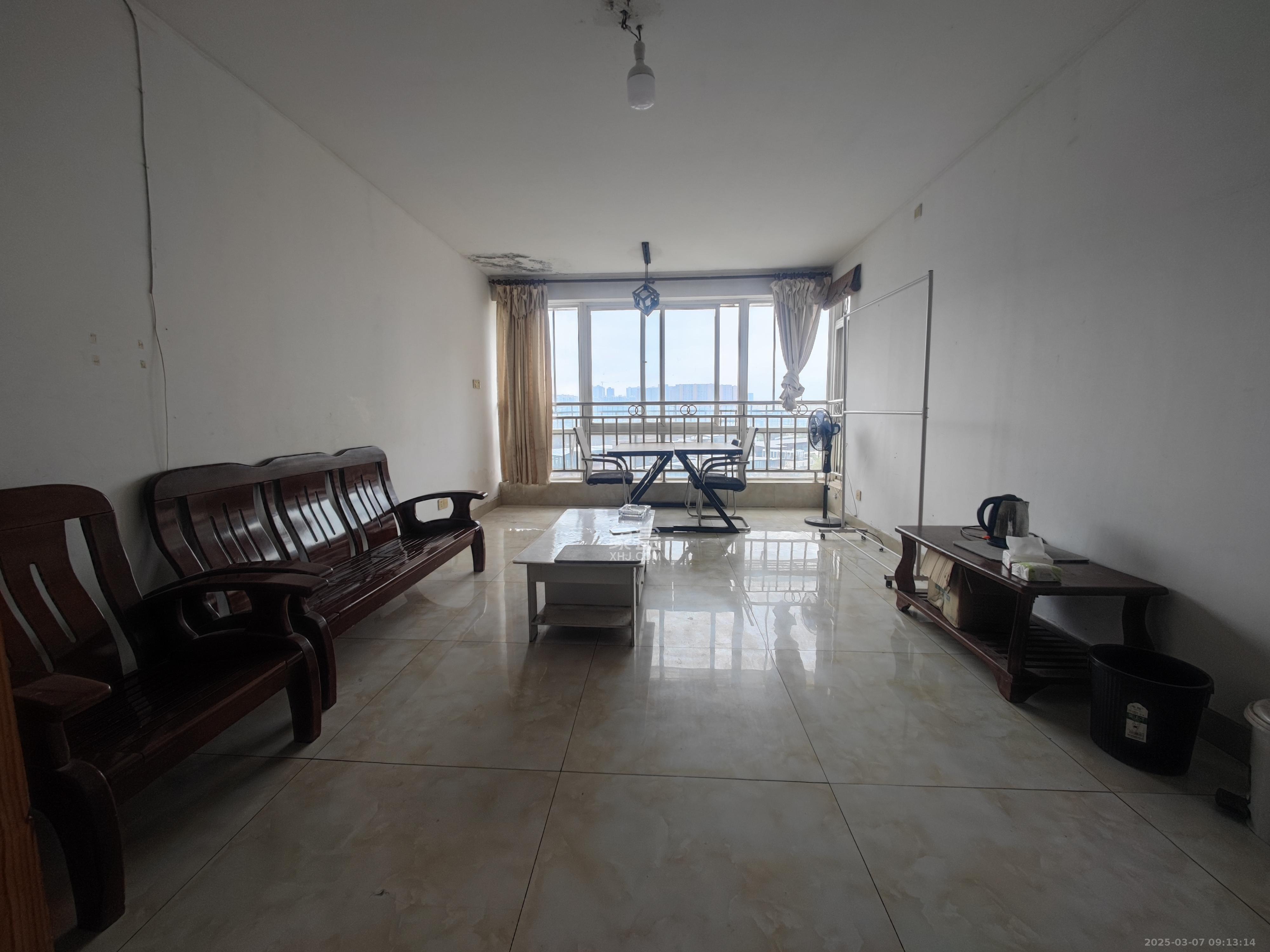 丽江翠园 3室2厅1卫 1800.0元/月 丽江翠园 3室2厅1卫 1800.0元/月室内图