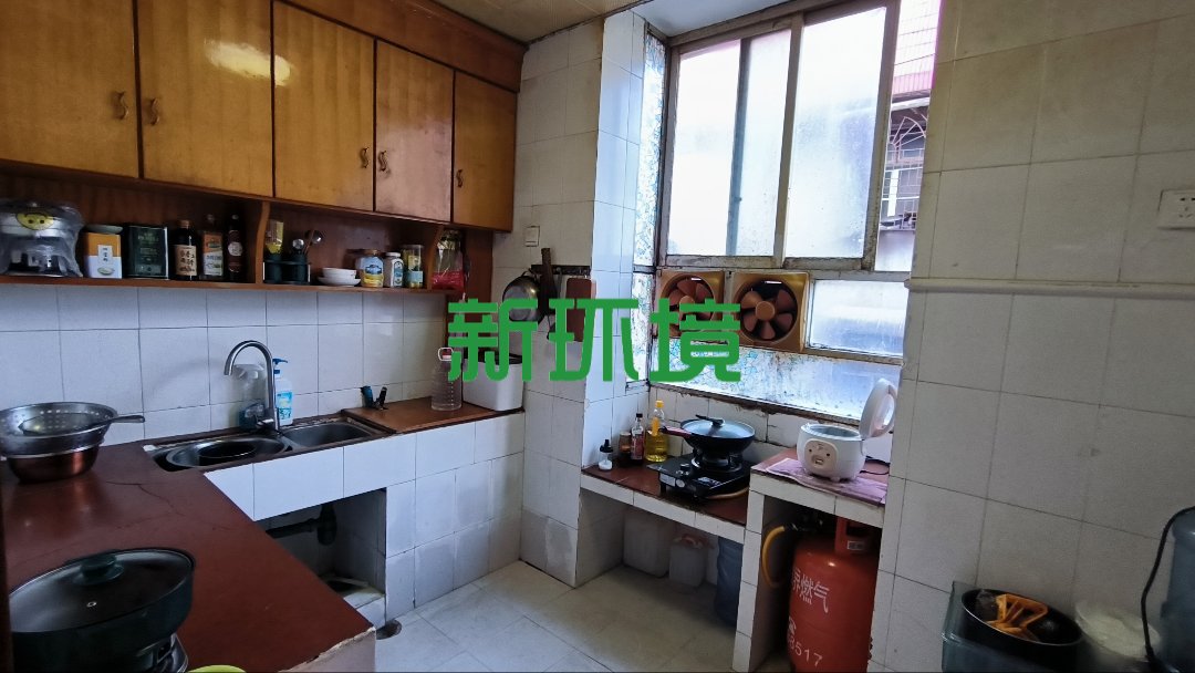 中房公司  3室2厅1卫   36.80万客厅