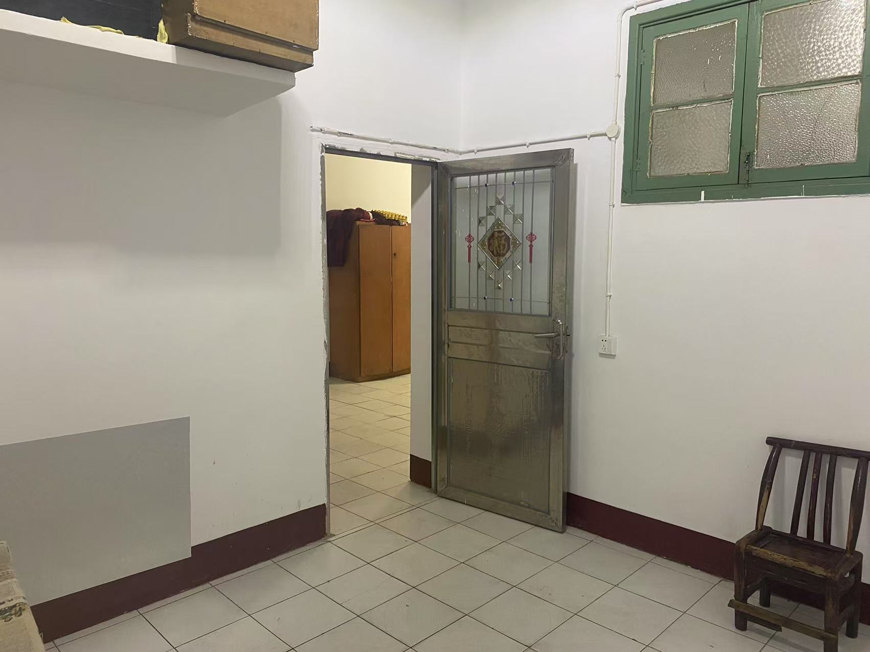 乾元宫社区 2室1厅1卫 700.0元/月 乾元宫社区 2室1厅1卫 700.0元/月室内图