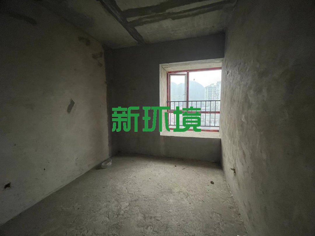 玉恒龙岸小区  4室2厅2卫   83.80万客厅