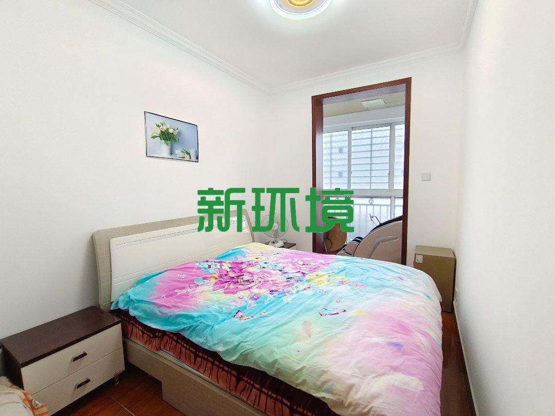 华宇新村  3室2厅2卫   73.80万客厅