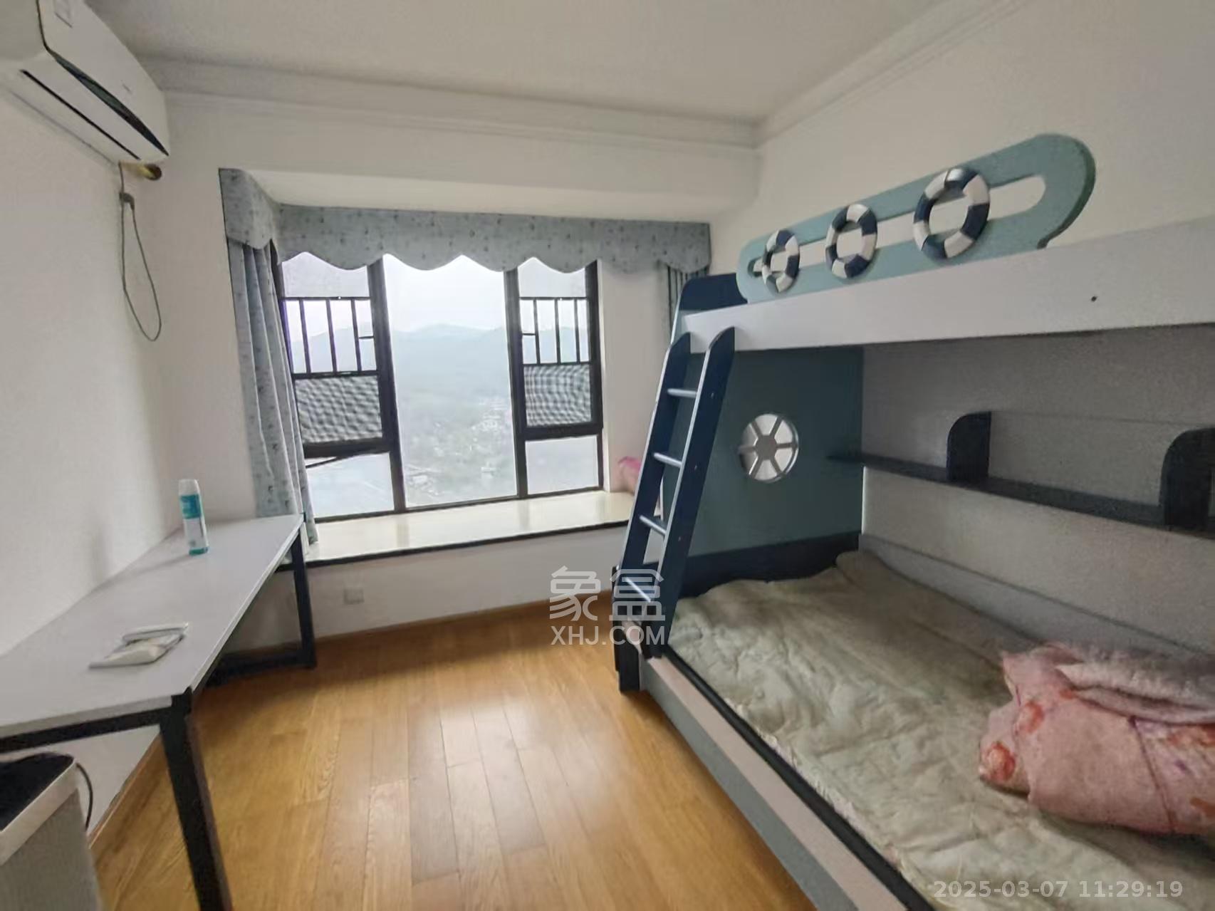 中海国际四期 3室2厅2卫 2200.0元/月 中海国际四期 3室2厅2卫 2200.0元/月室内图