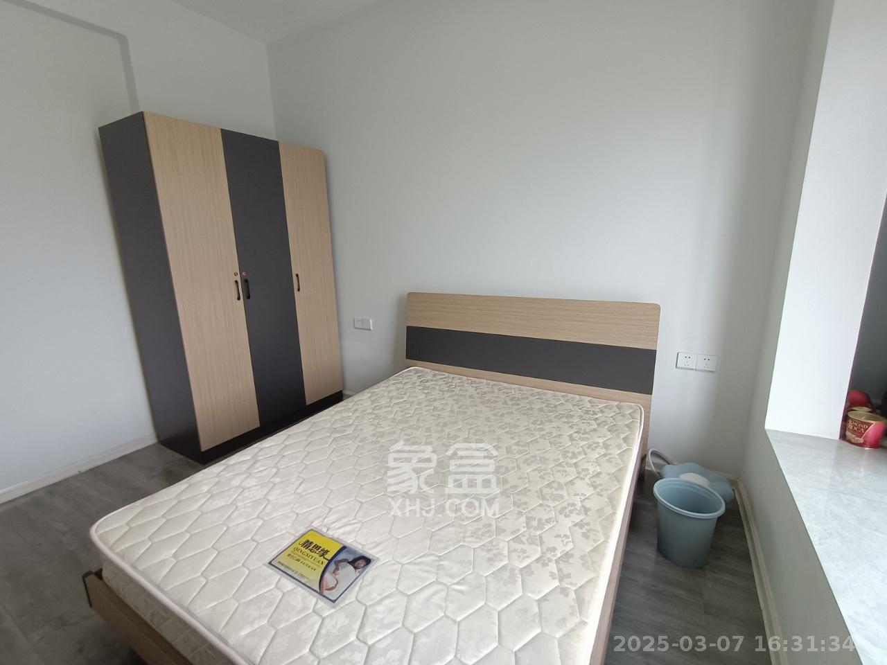 东方壹品  3室2厅2卫    2500.0元/月室内图