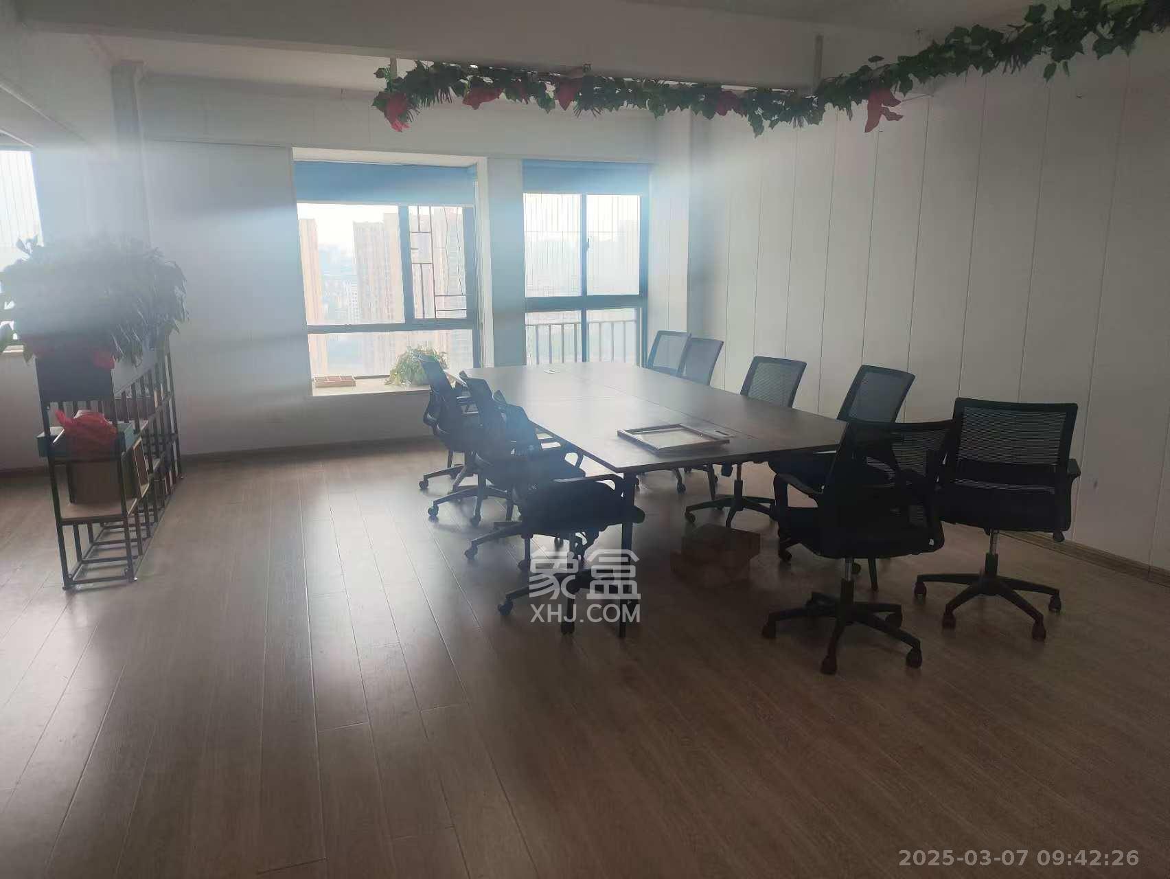 钱隆樽品(一、二、三期) 2室2厅1卫 4000.0元/月 钱隆樽品(一、二、三期) 2室2厅1卫 4000.0元/月室内图