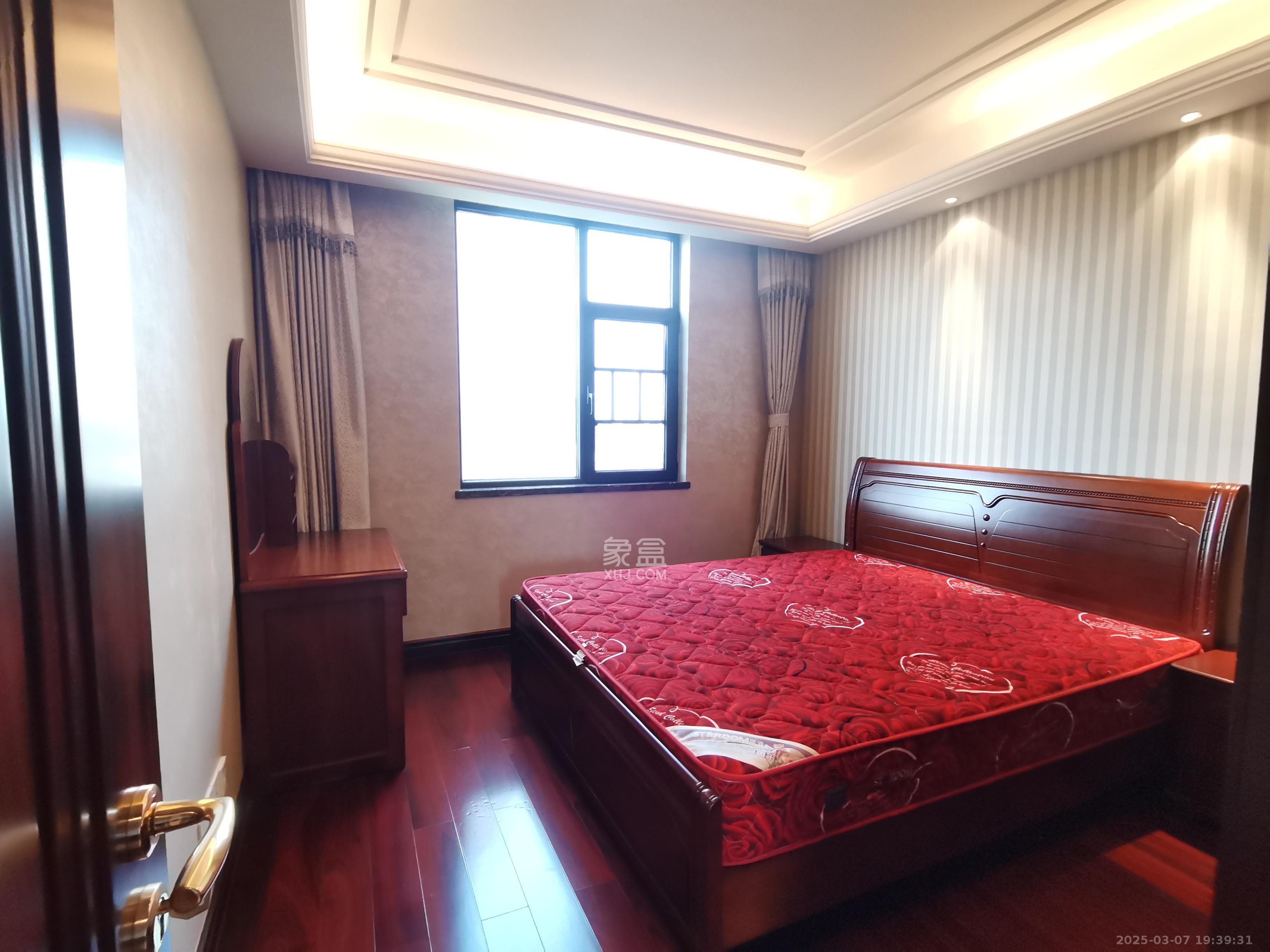 运达中央广场一、二期  4室2厅2卫    12000.0元/月室内图