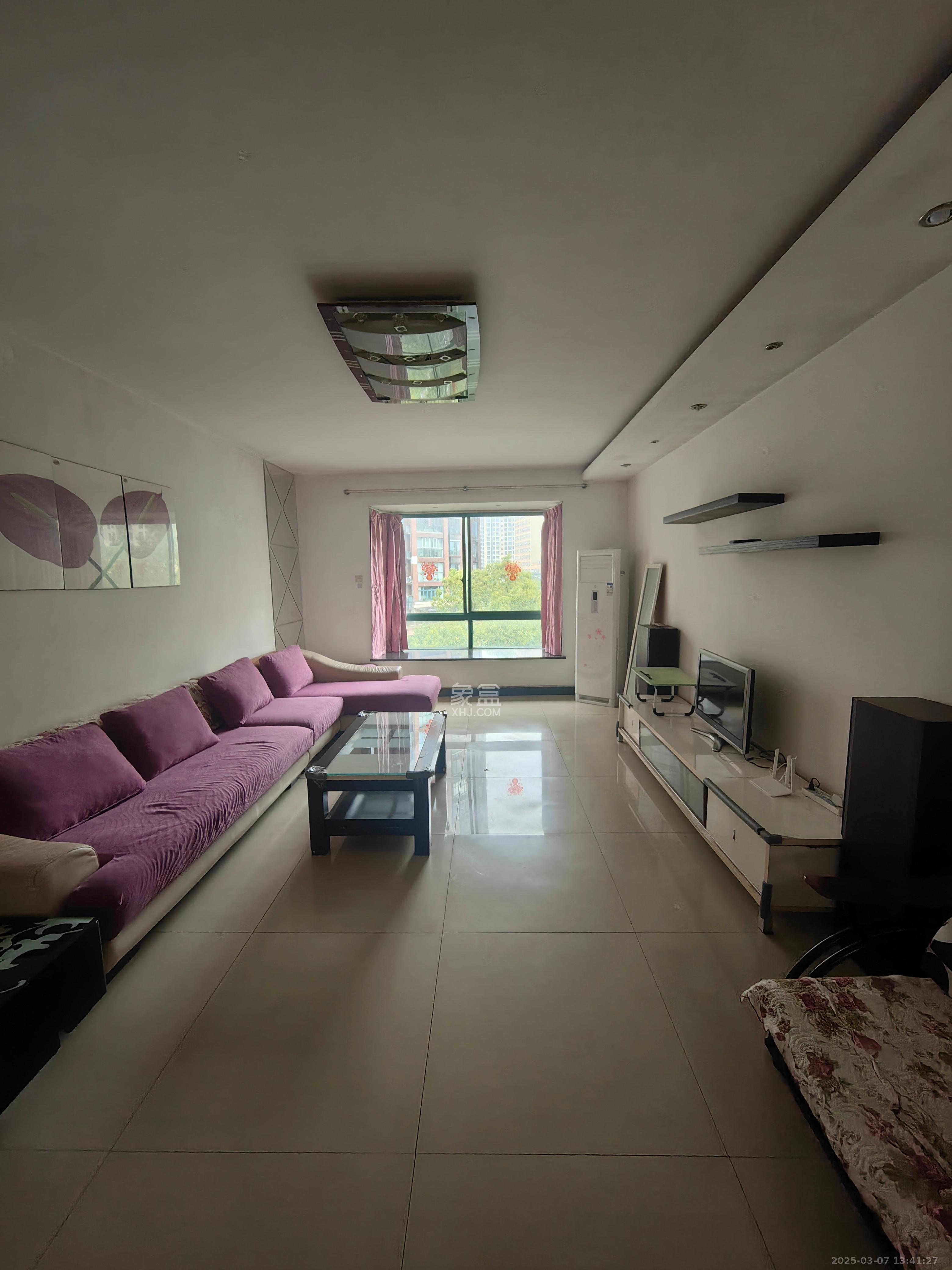 白沙世纪佳园 3室2厅2卫 2500.0元/月 白沙世纪佳园 3室2厅2卫 2500.0元/月室内图