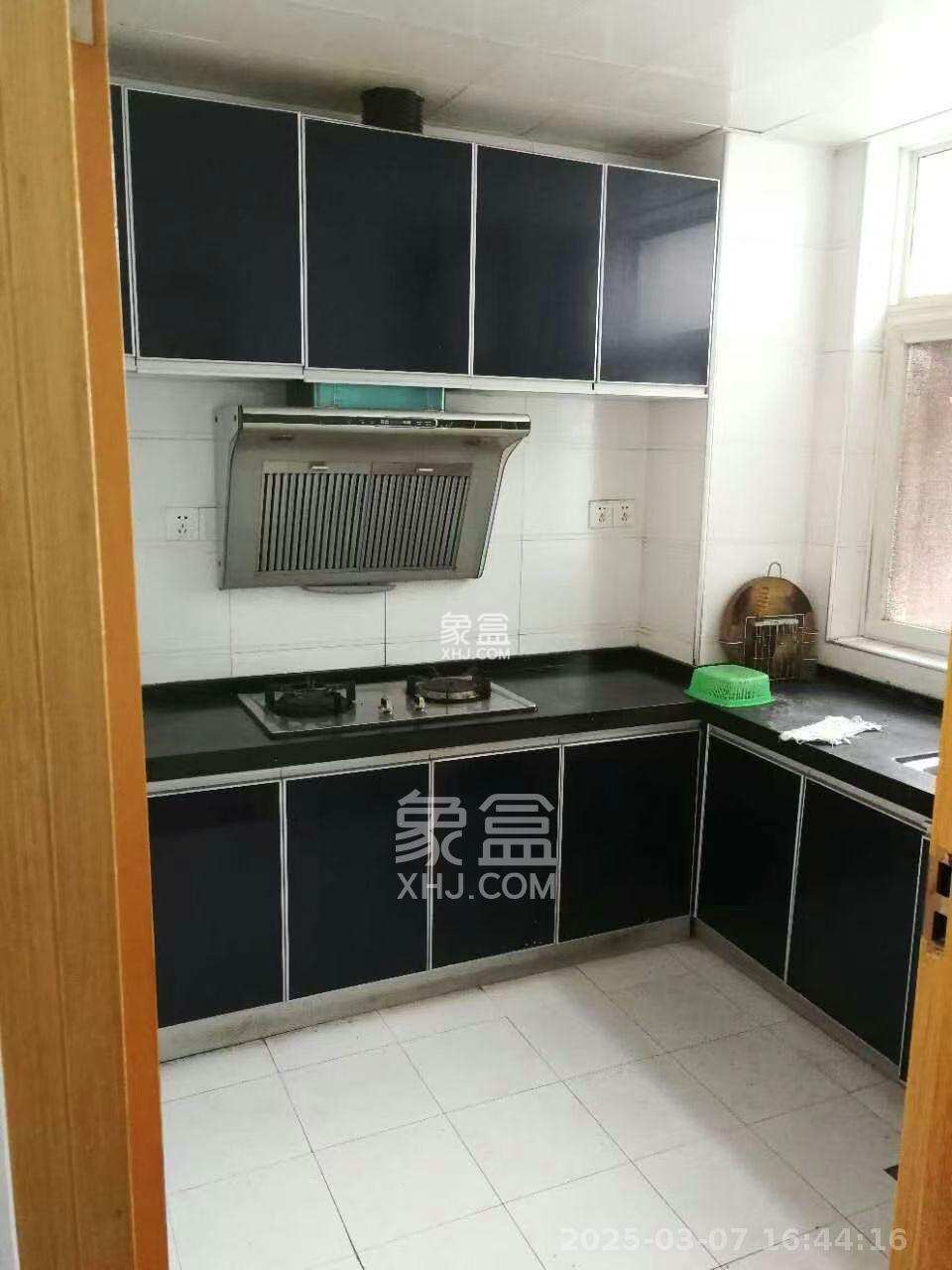 江临天下  2室2厅1卫    1900.0元/月 江临天下  2室2厅1卫    1900.0元/月室内图