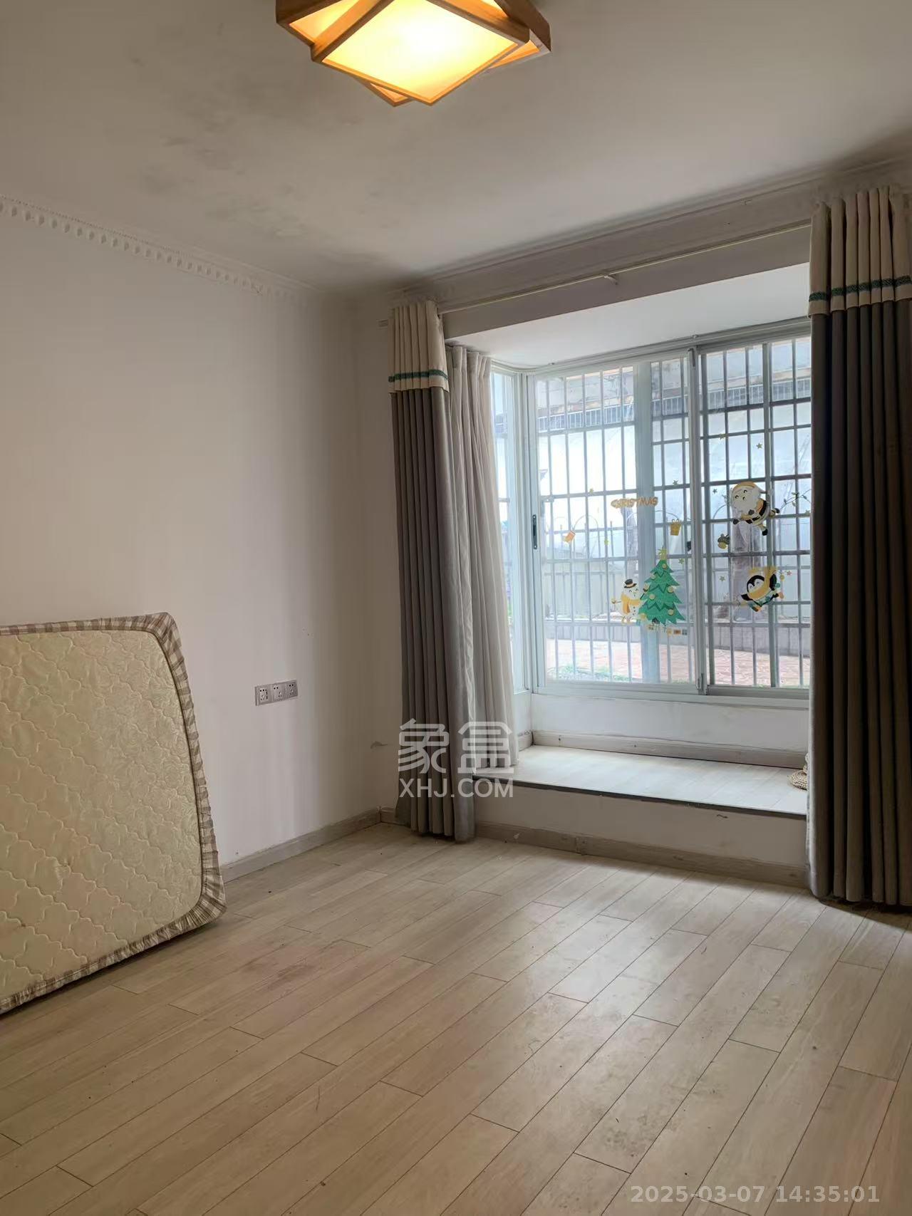 海华嘉园 5室2厅2卫 3500.0元/月 海华嘉园 5室2厅2卫 3500.0元/月室内图