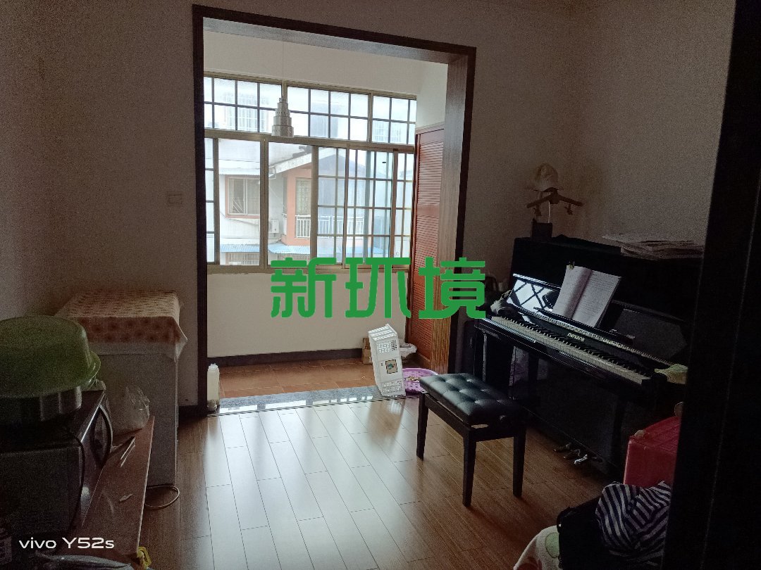 幸福阳光小区  7室3厅3卫   80.00万客厅