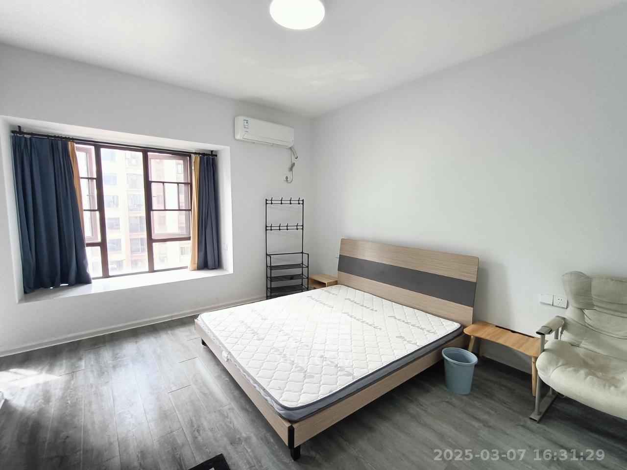 东方壹品  3室2厅2卫    2500.0元/月室内图