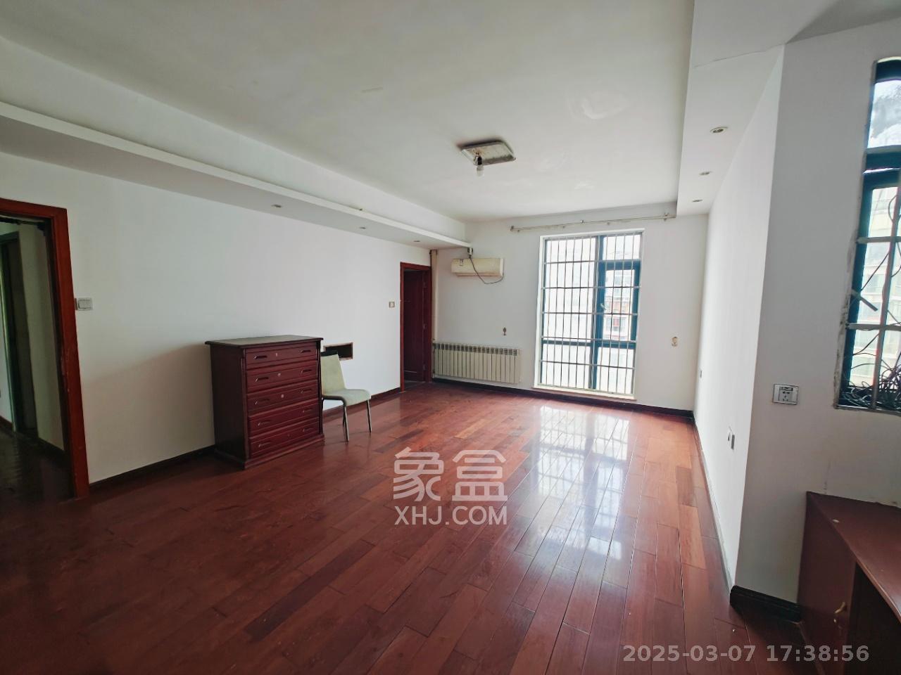 凯乐湘园 7室3厅3卫 5000.0元/月 凯乐湘园 7室3厅3卫 5000.0元/月室内图