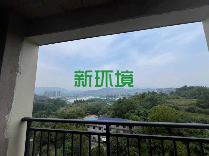 空港新城二期  4室2厅2卫   60.00万客厅