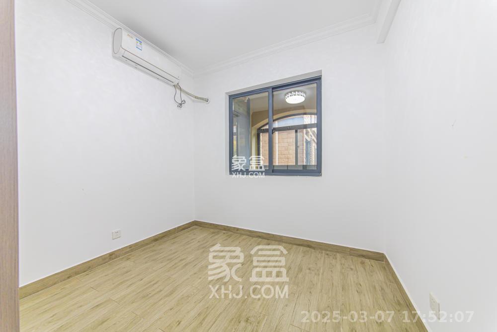 中建芙蓉嘉苑 4室2厅2卫 2800.0元/月 中建芙蓉嘉苑 4室2厅2卫 2800.0元/月室内图