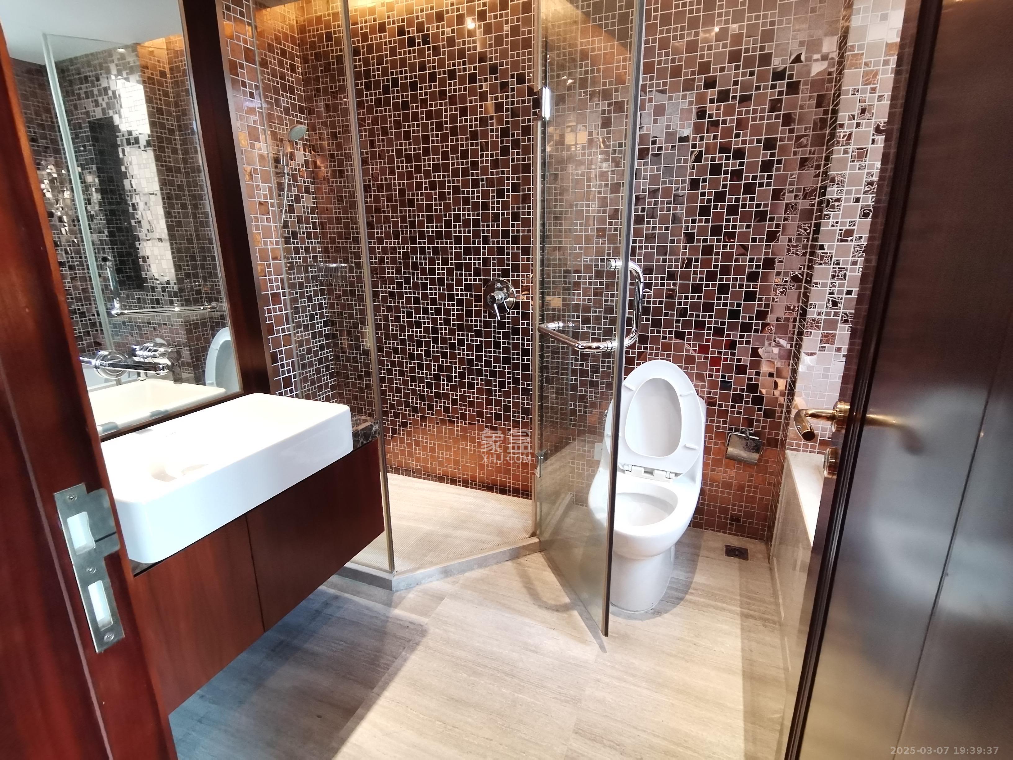 运达中央广场一、二期  4室2厅2卫    12000.0元/月室内图