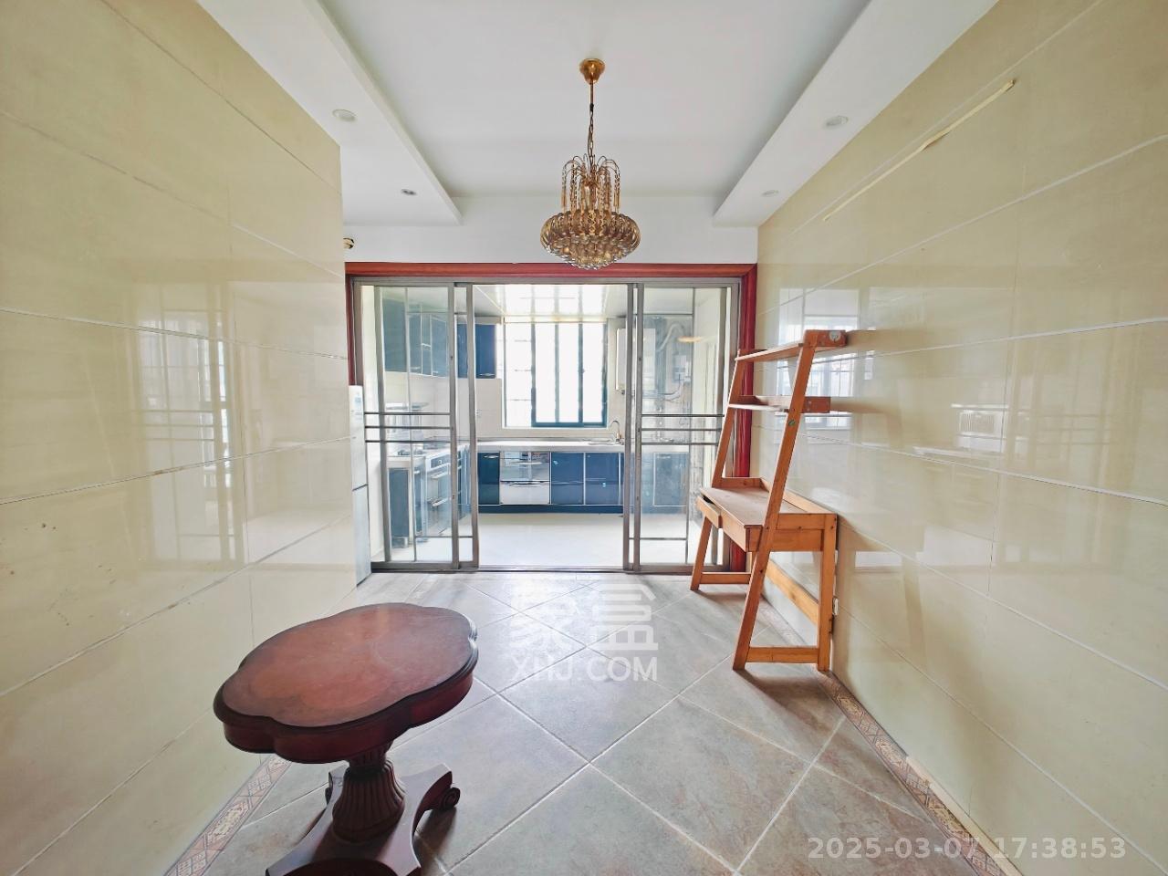 凯乐湘园 7室3厅3卫 5000.0元/月 凯乐湘园 7室3厅3卫 5000.0元/月室内图