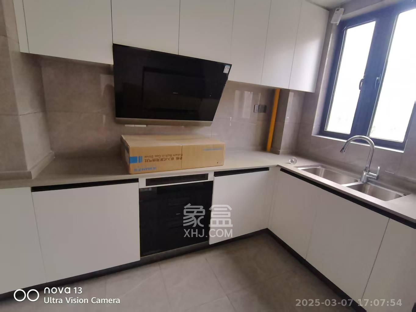长房悦香山  4室2厅2卫   3800.00元/月室内图