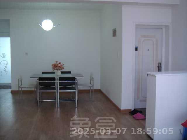 汽车城  3室1厅2卫    1000.0元/月 汽车城  3室1厅2卫    1000.0元/月室内图