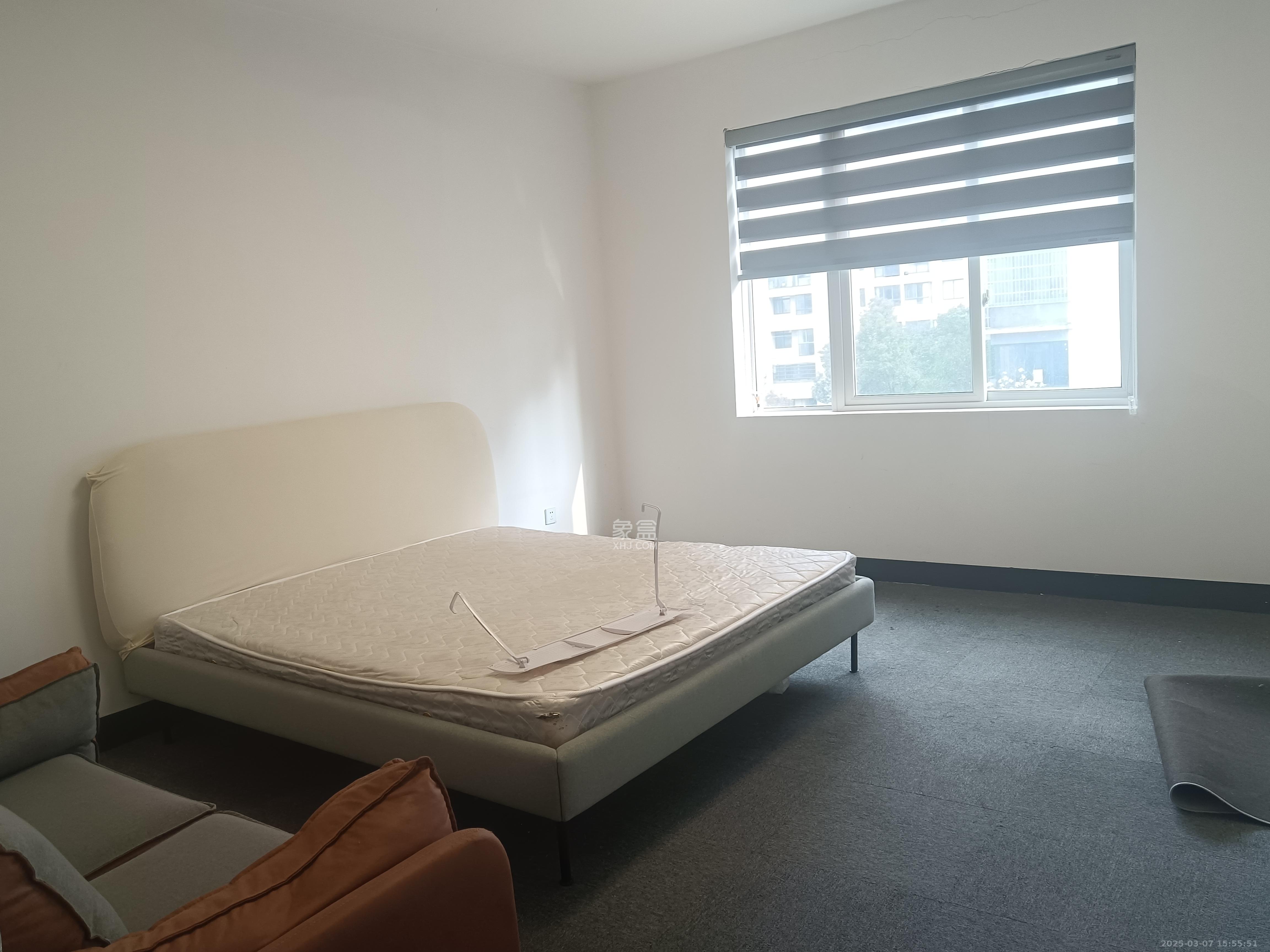 华银天际 3室2厅2卫 2500.0元/月 华银天际 3室2厅2卫 2500.0元/月室内图