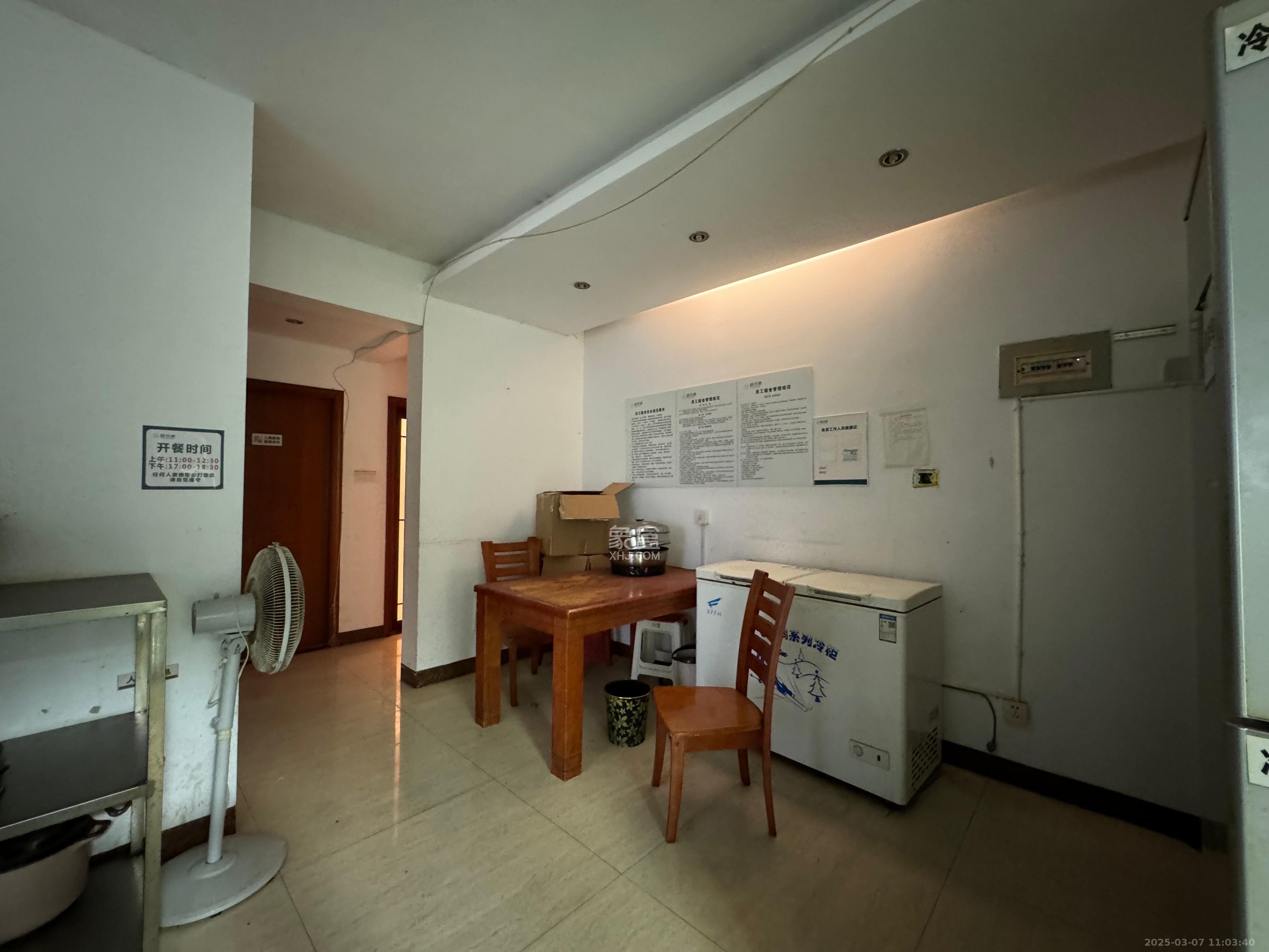 中信文化广场(中信新城二期) 3室2厅1卫 2000.0元/月 中信文化广场(中信新城二期) 3室2厅1卫 2000.0元/月室内图