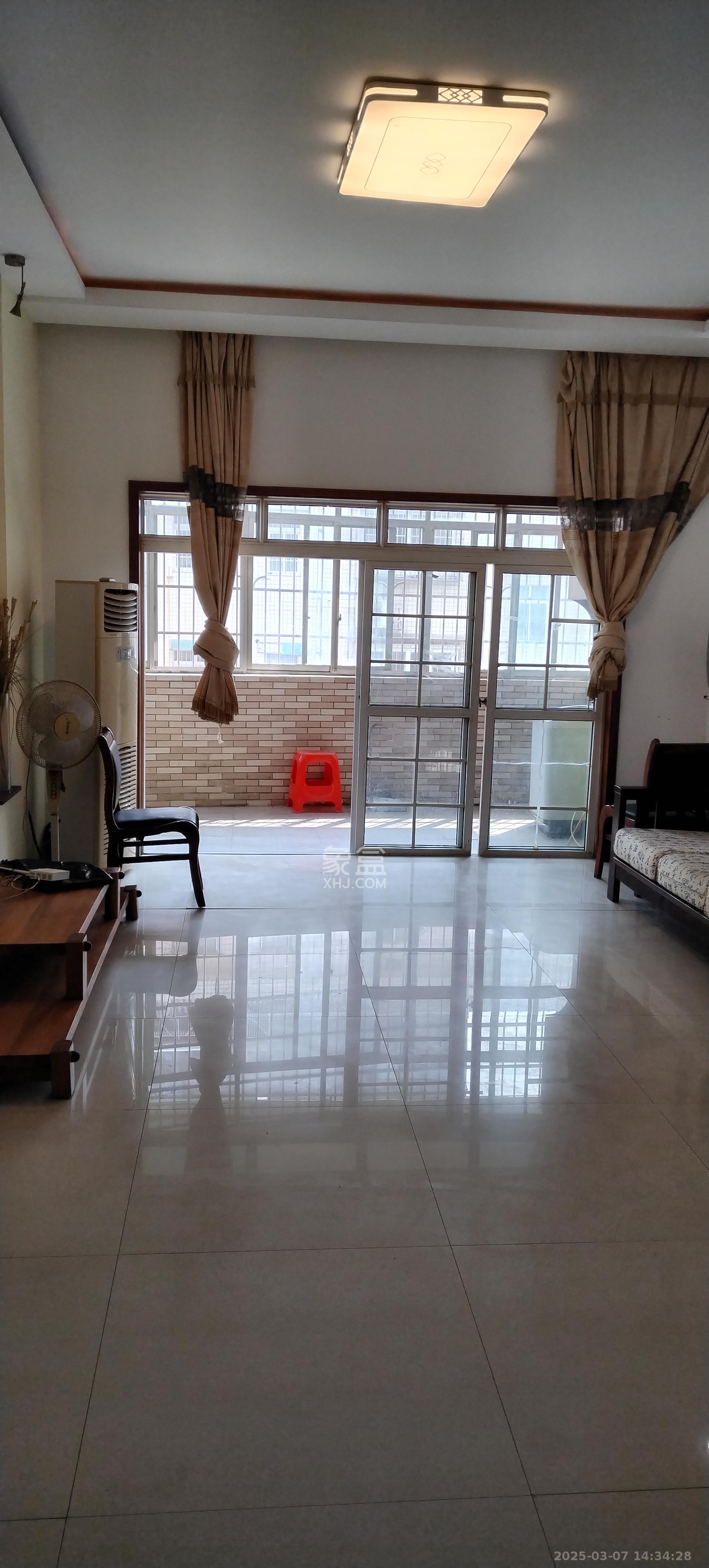 红星农博住宅小区(佳英农博小区) 4室2厅2卫 2400.0元/月 红星农博住宅小区(佳英农博小区) 4室2厅2卫 2400.0元/月室内图