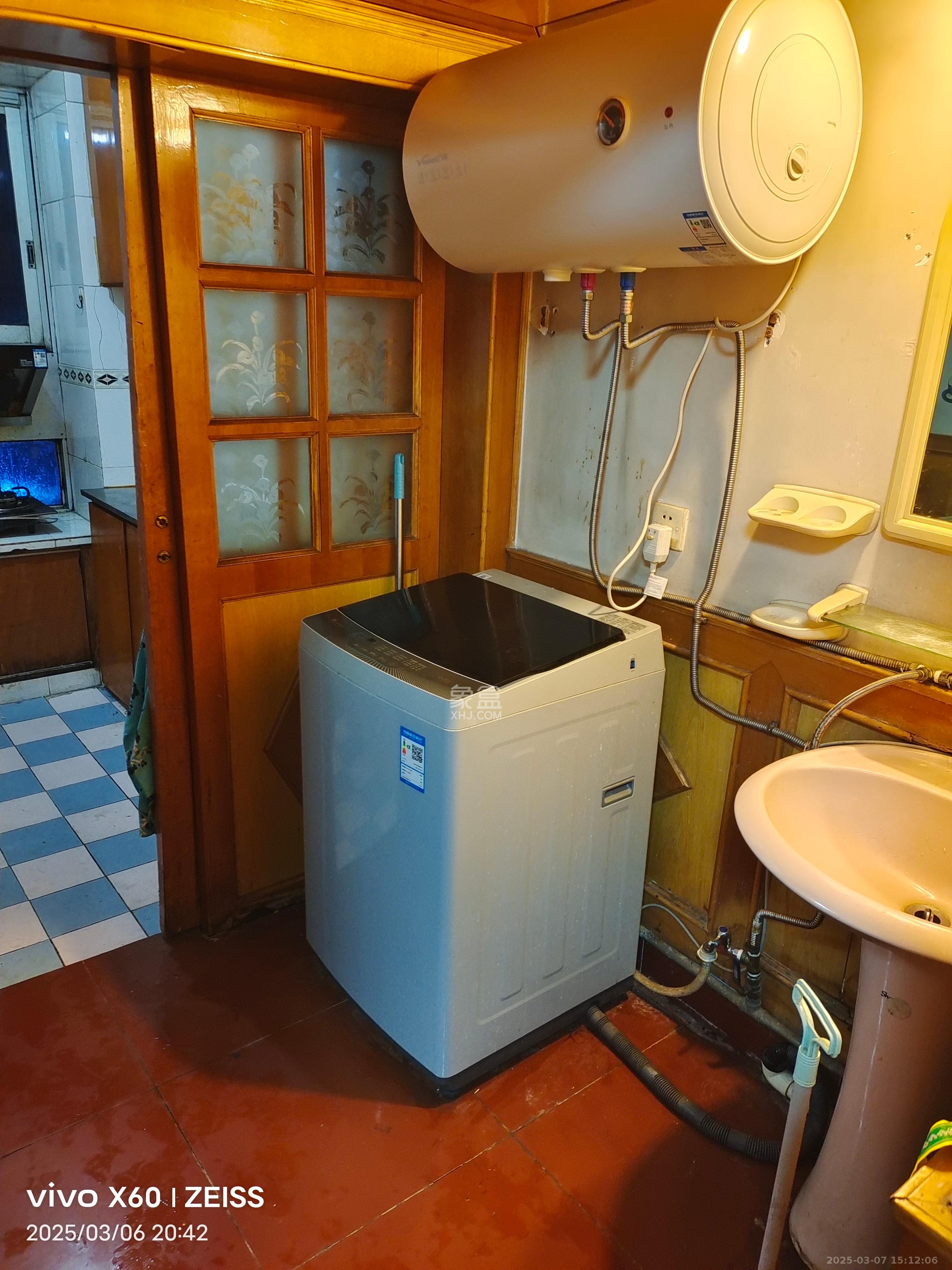 工业局宿舍  2室1厅1卫    1500.0元/月 工业局宿舍  2室1厅1卫    1500.0元/月室内图