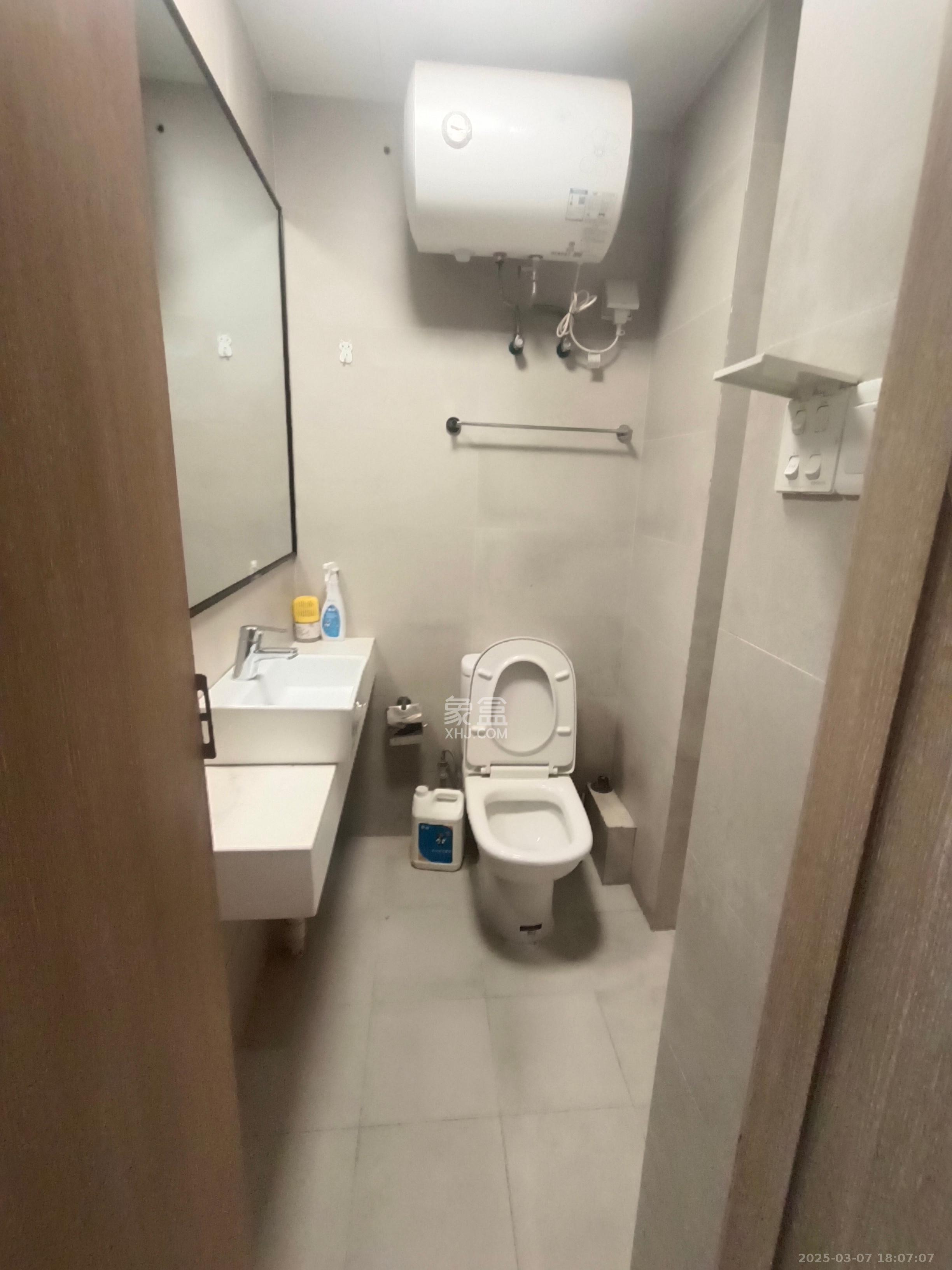 兰亭湾畔 1室1厅1卫 900.0元/月 兰亭湾畔 1室1厅1卫 900.0元/月室内图