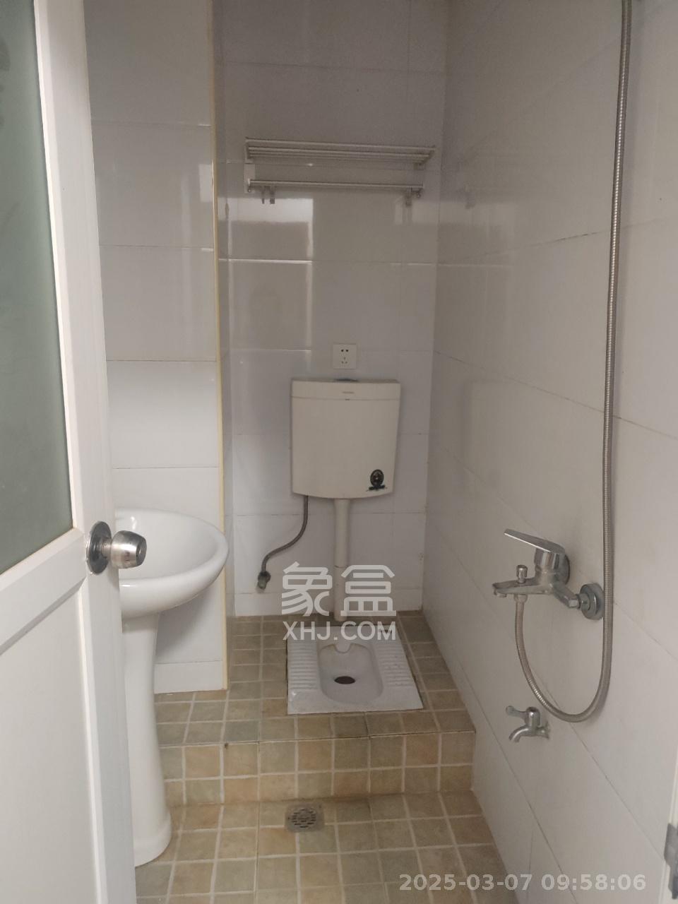 枫华府第  1室2厅1卫    1200.0元/月 枫华府第  1室2厅1卫    1200.0元/月