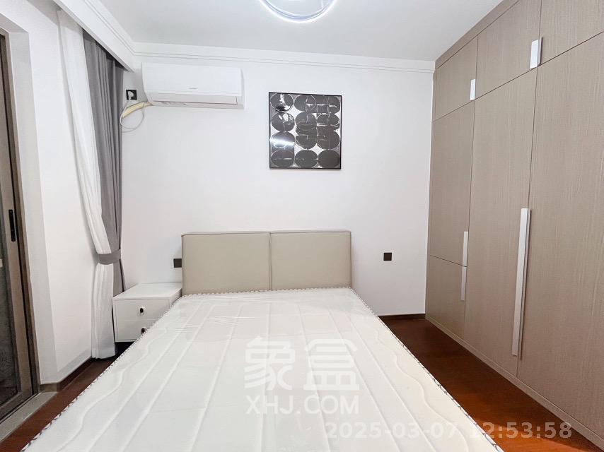 旭辉雨花郡  4室2厅2卫    6000.0元/月室内图