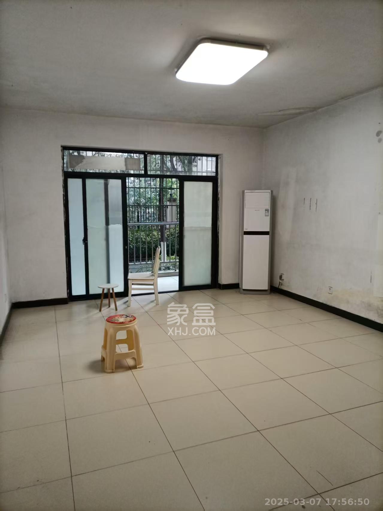 湘诚嘉园  3室2厅2卫   2500.00元/月室内图