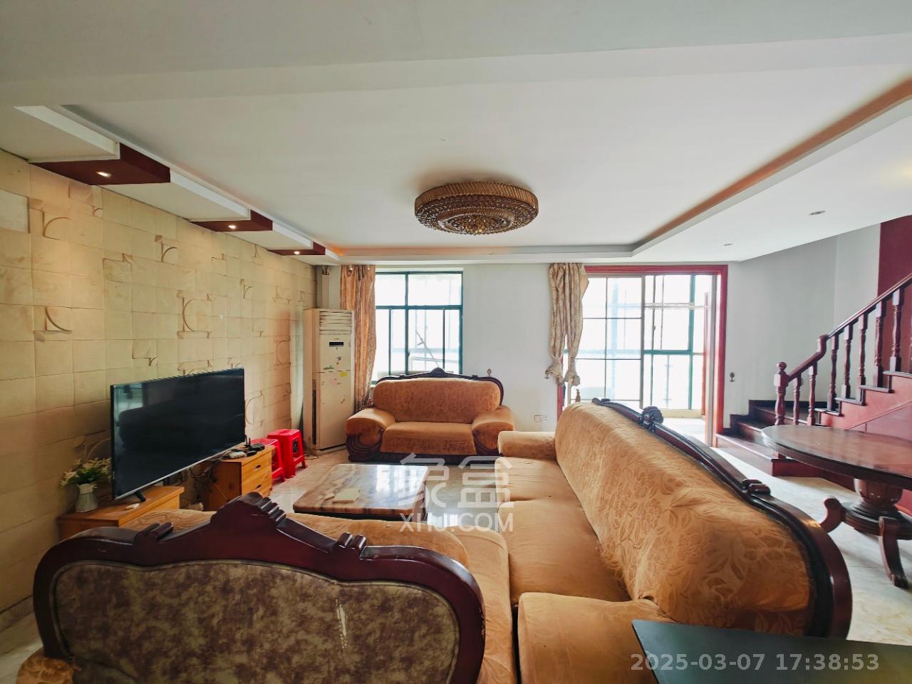 凯乐湘园 7室3厅3卫 5000.0元/月 凯乐湘园 7室3厅3卫 5000.0元/月室内图