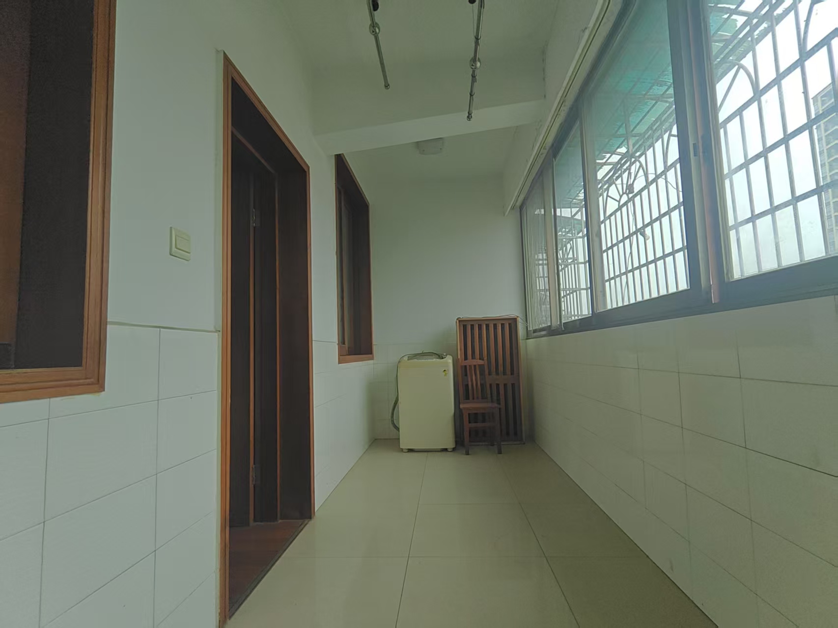 金山花园  3室1厅2卫    1000.0元/月 金山花园  3室1厅2卫    1000.0元/月室内图