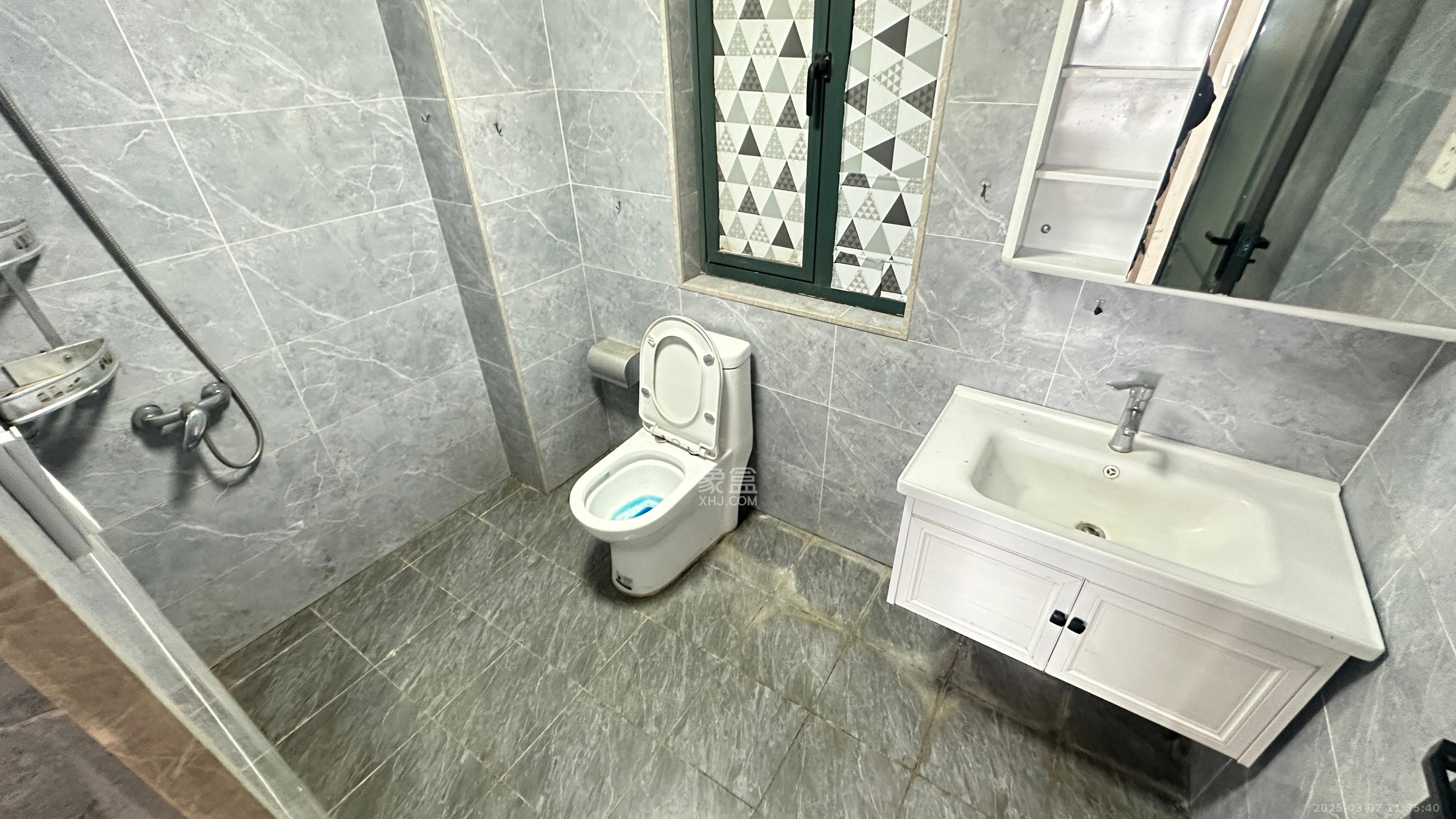 金富星悦汇 4室2厅2卫 1800.0元/月 金富星悦汇 4室2厅2卫 1800.0元/月室内图