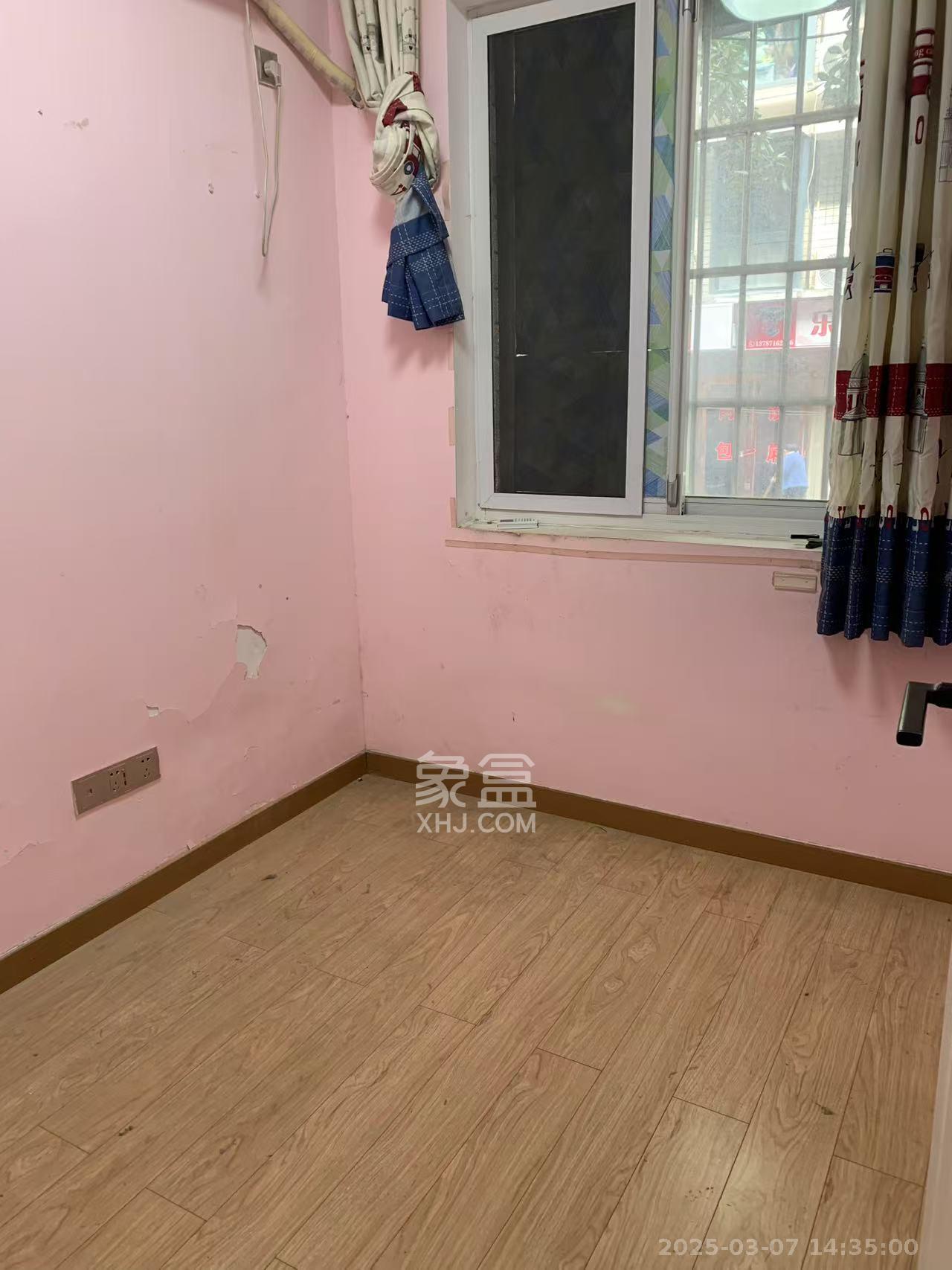 海华嘉园 5室2厅2卫 3500.0元/月 海华嘉园 5室2厅2卫 3500.0元/月室内图