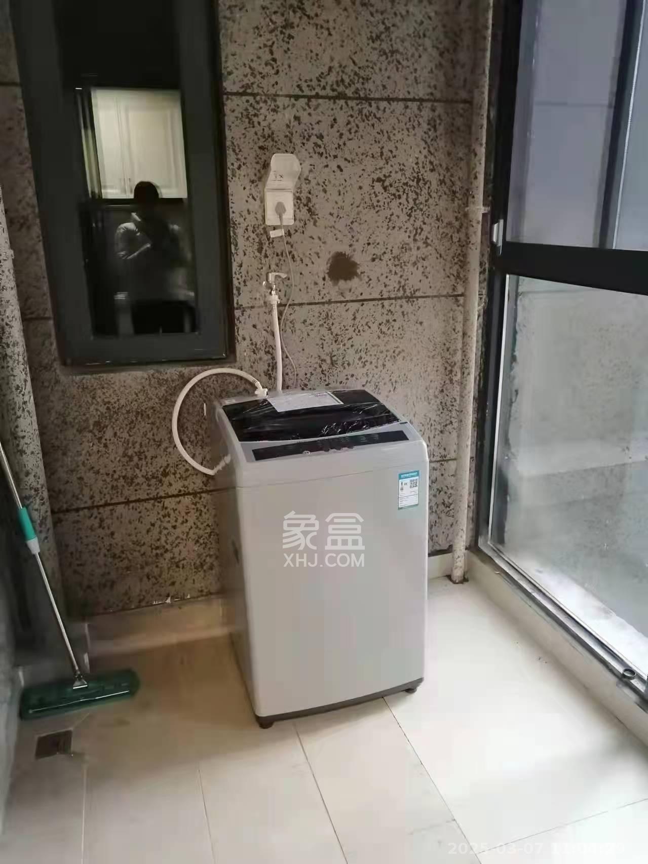 恒大上林苑  3室2厅2卫   2800.00元/月室内图
