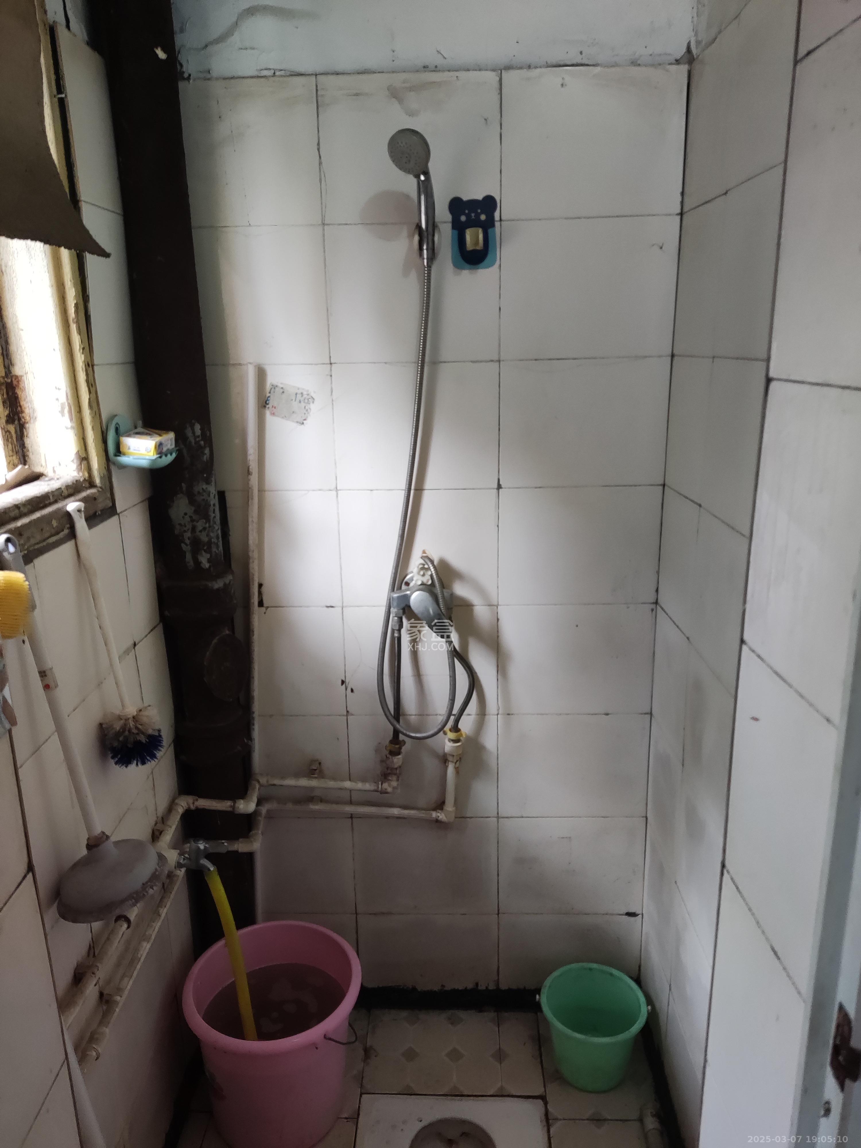 人民新村 3室1厅1卫 1700.0元/月 人民新村 3室1厅1卫 1700.0元/月室内图